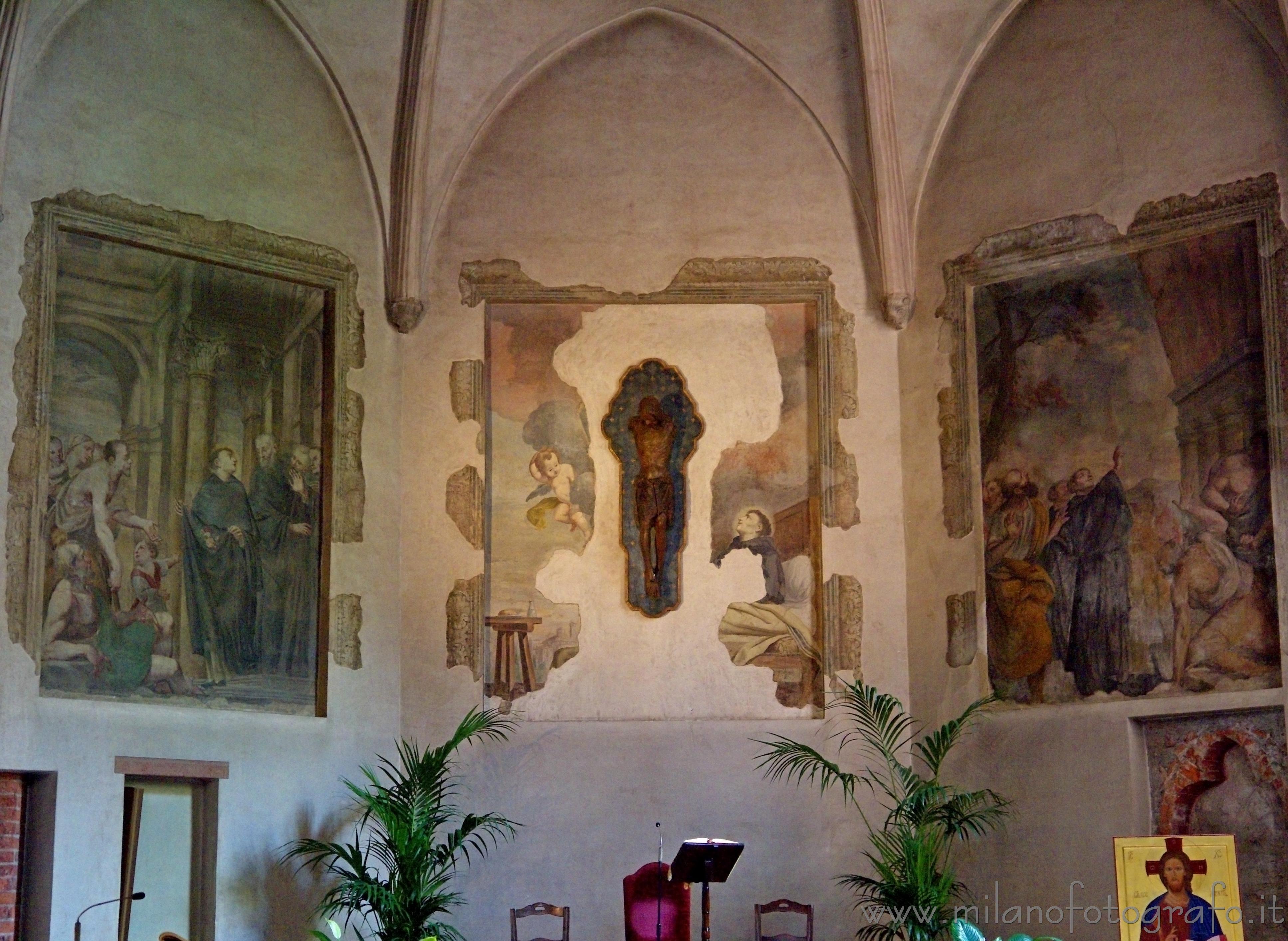 Milan (Italy): Frescoes on the wall of the right apse of Church of Santa Maria Incoronata - Milan (Italy)