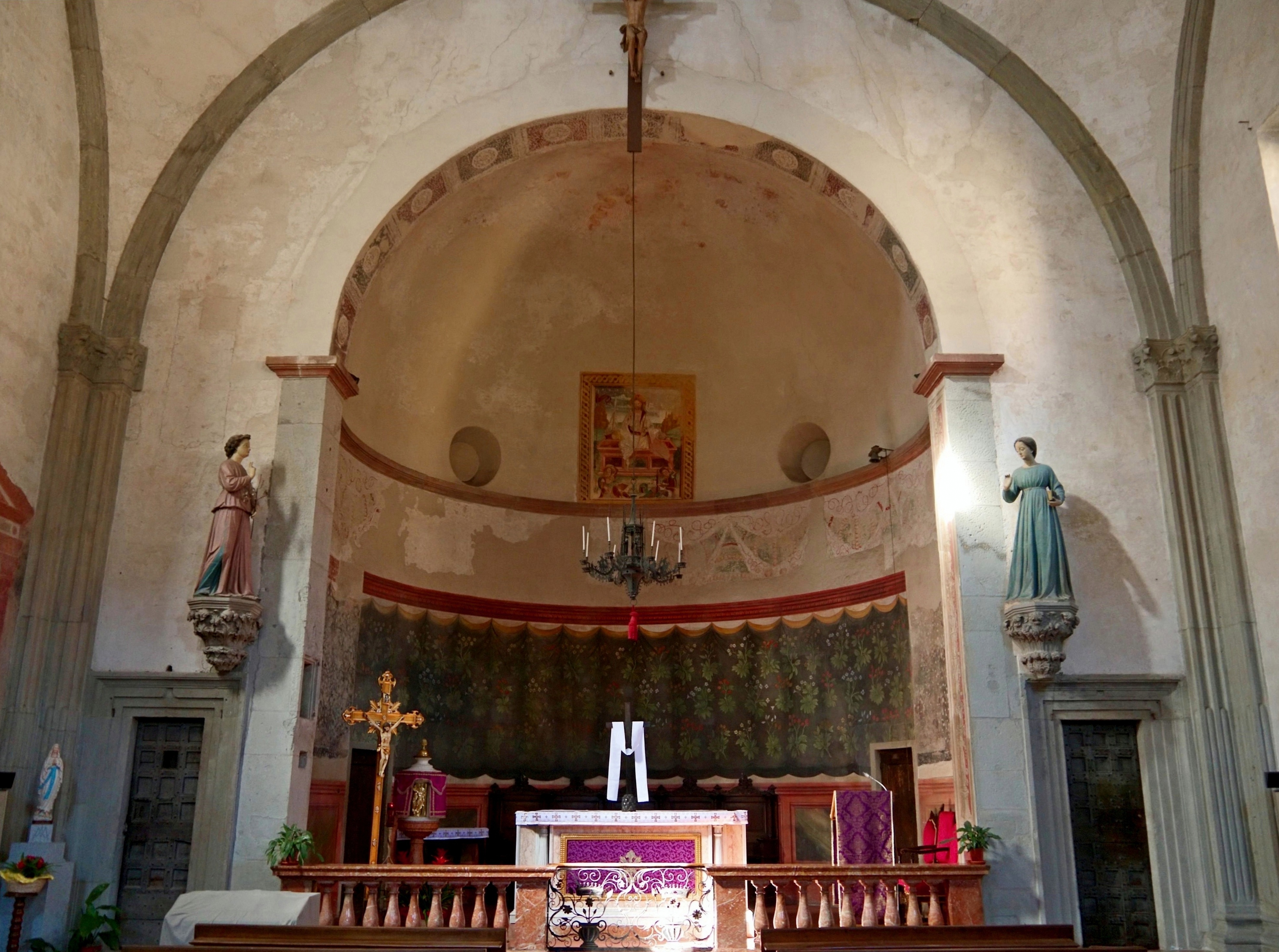Castiglione Olona (Varese): Altare e abside della Chiesa del Santissimo corpo di Cristo - Castiglione Olona (Varese)