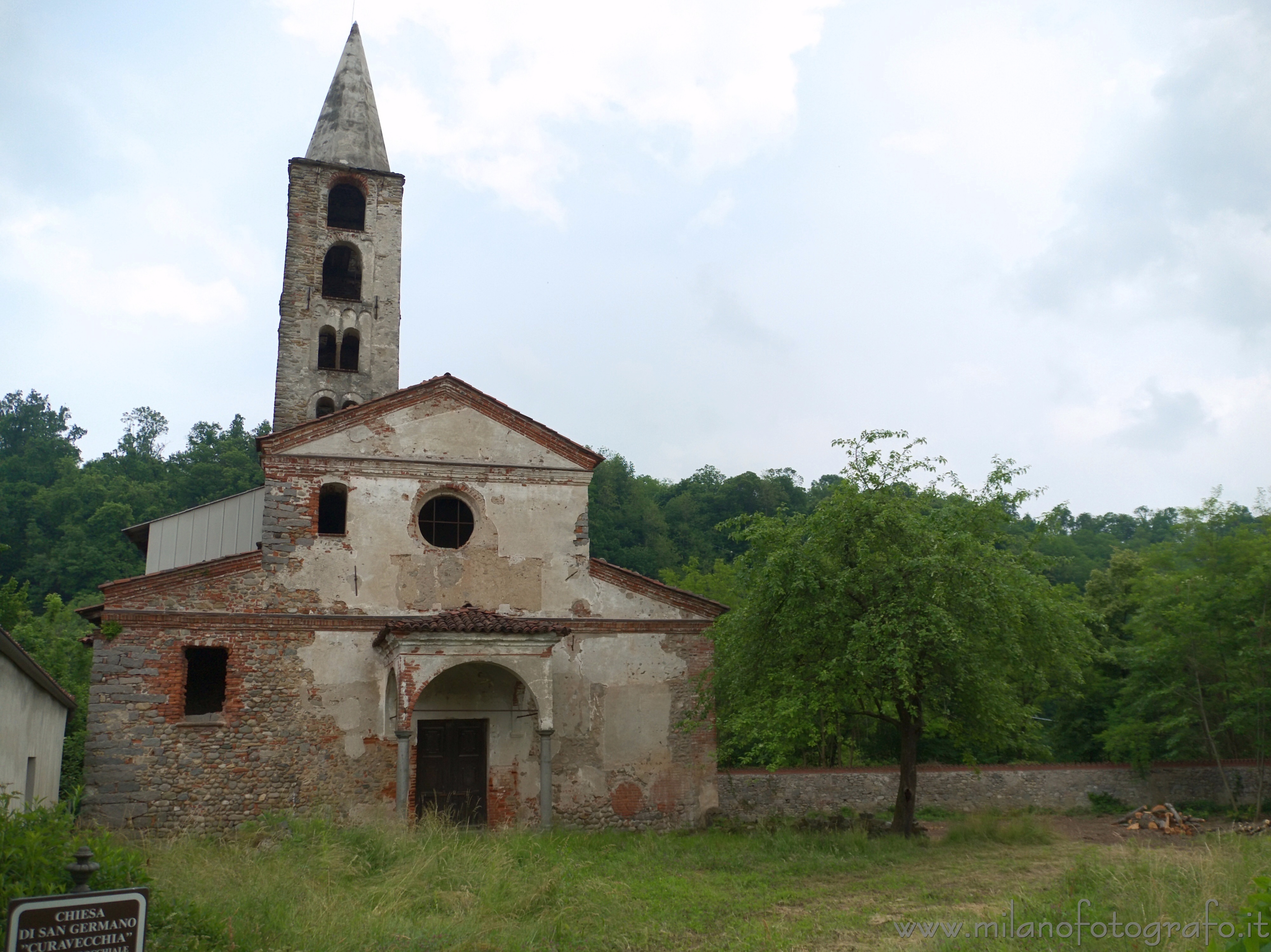 Tollegno (Biella, Italy): Curavecchia Church, the Old Church of San Germano - Tollegno (Biella, Italy)