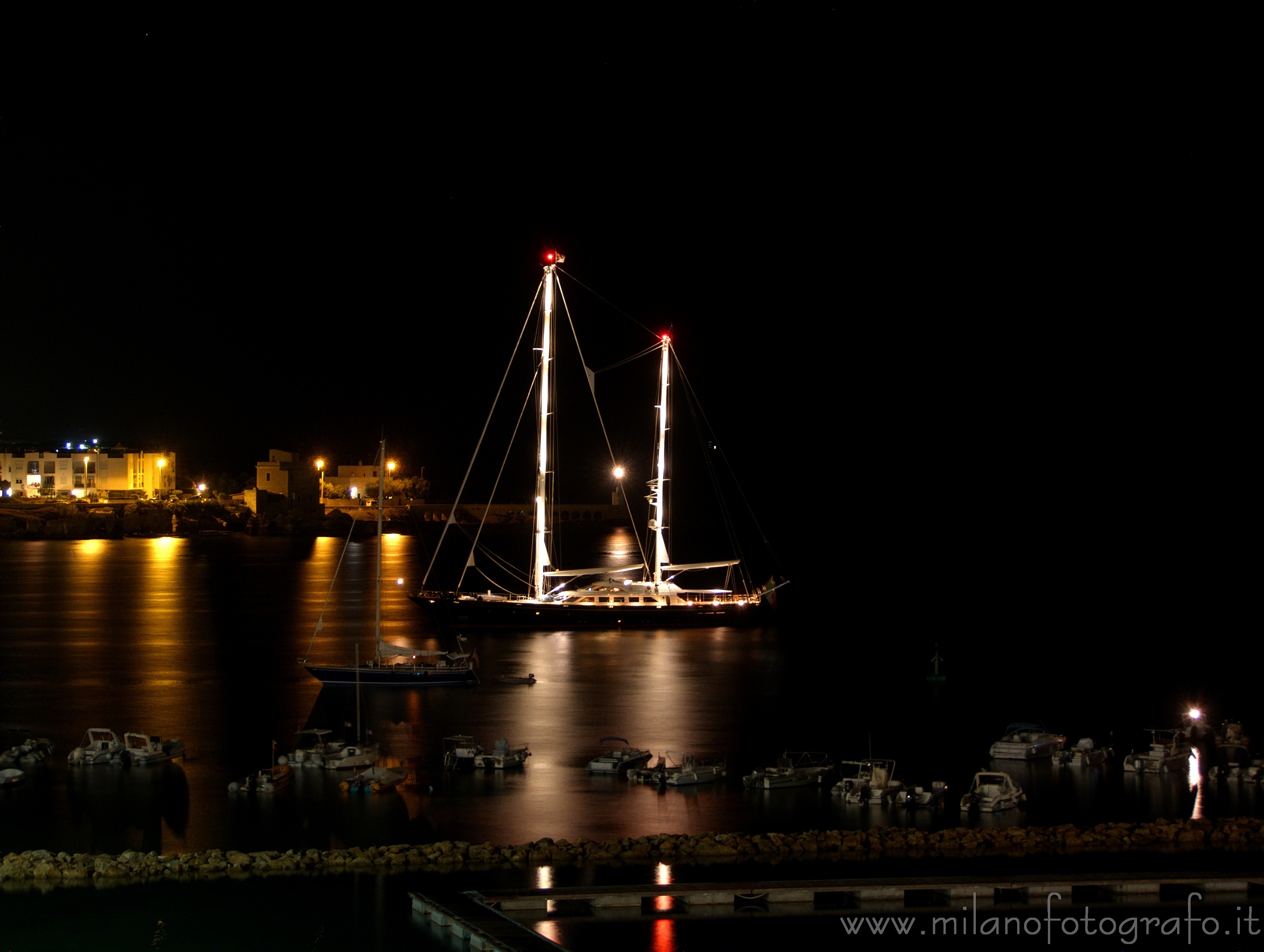Otranto (Lecce, Italy): Ship in the harbour by night - Otranto (Lecce, Italy)