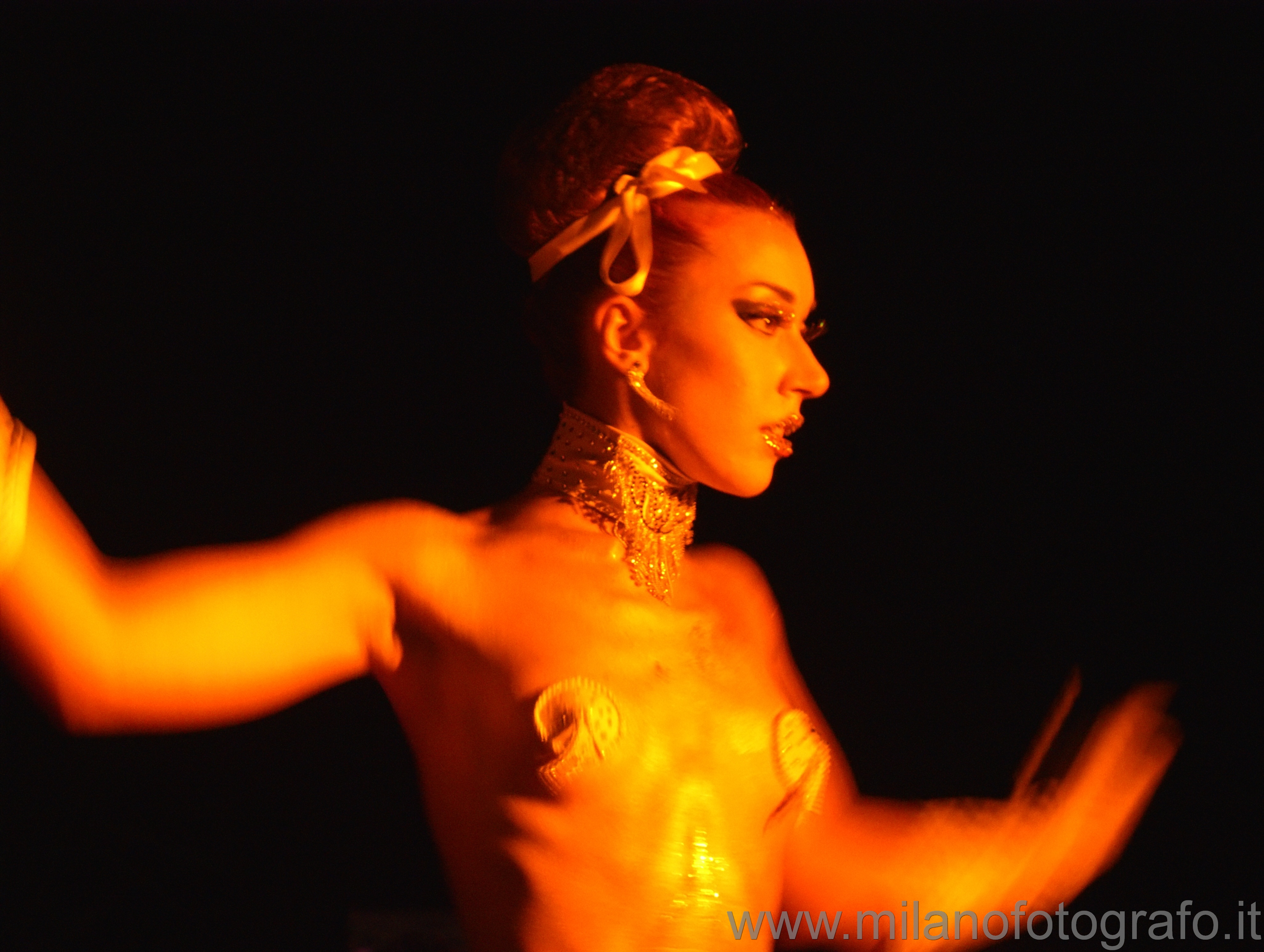 Gallipoli (Lecce, Italy): Dancer in the club - Gallipoli (Lecce, Italy)