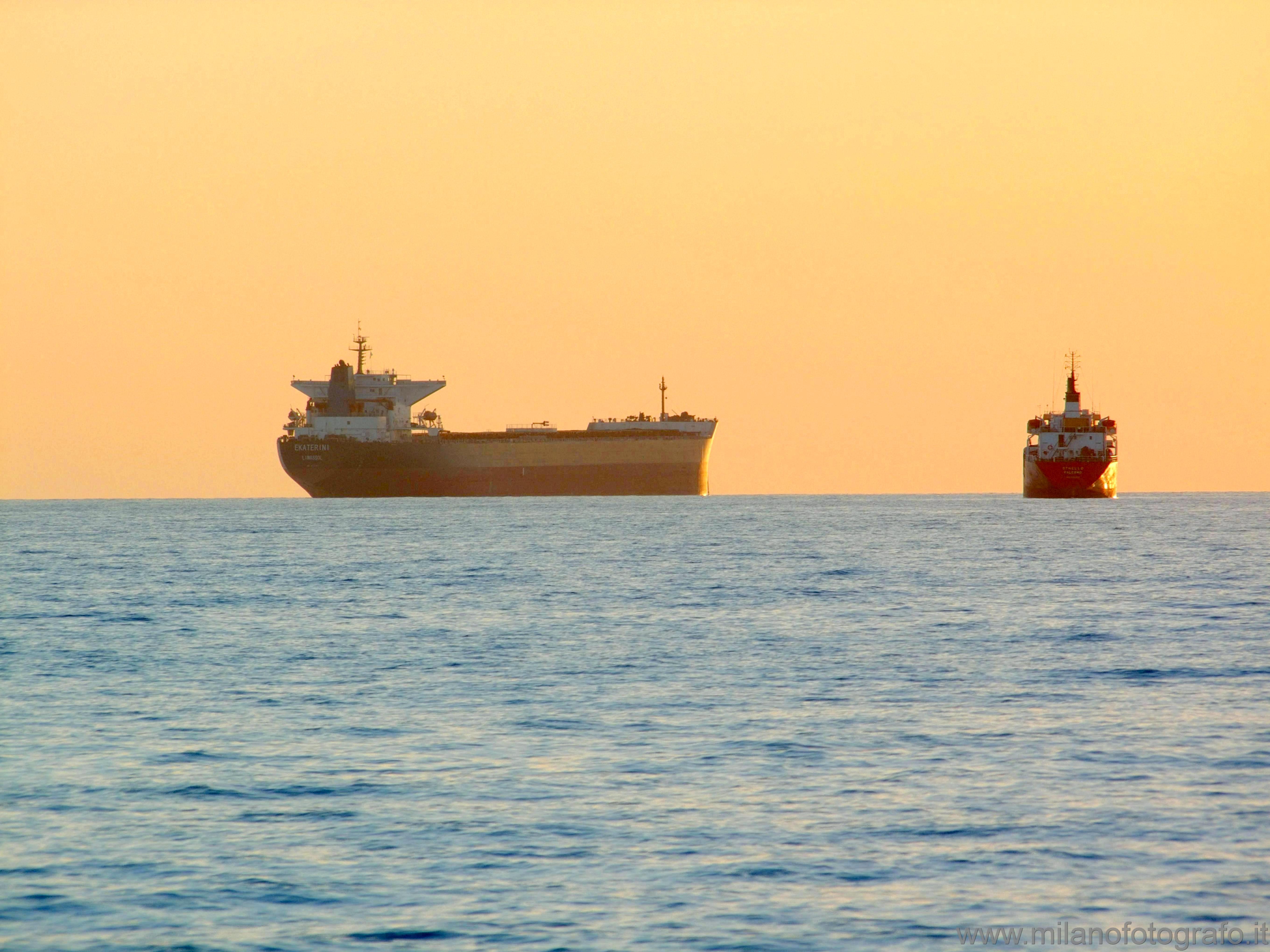 Baia Verde fraction of Gallipoli (Lecce, Italy): Ships near the coast at sunset - Baia Verde fraction of Gallipoli (Lecce, Italy)