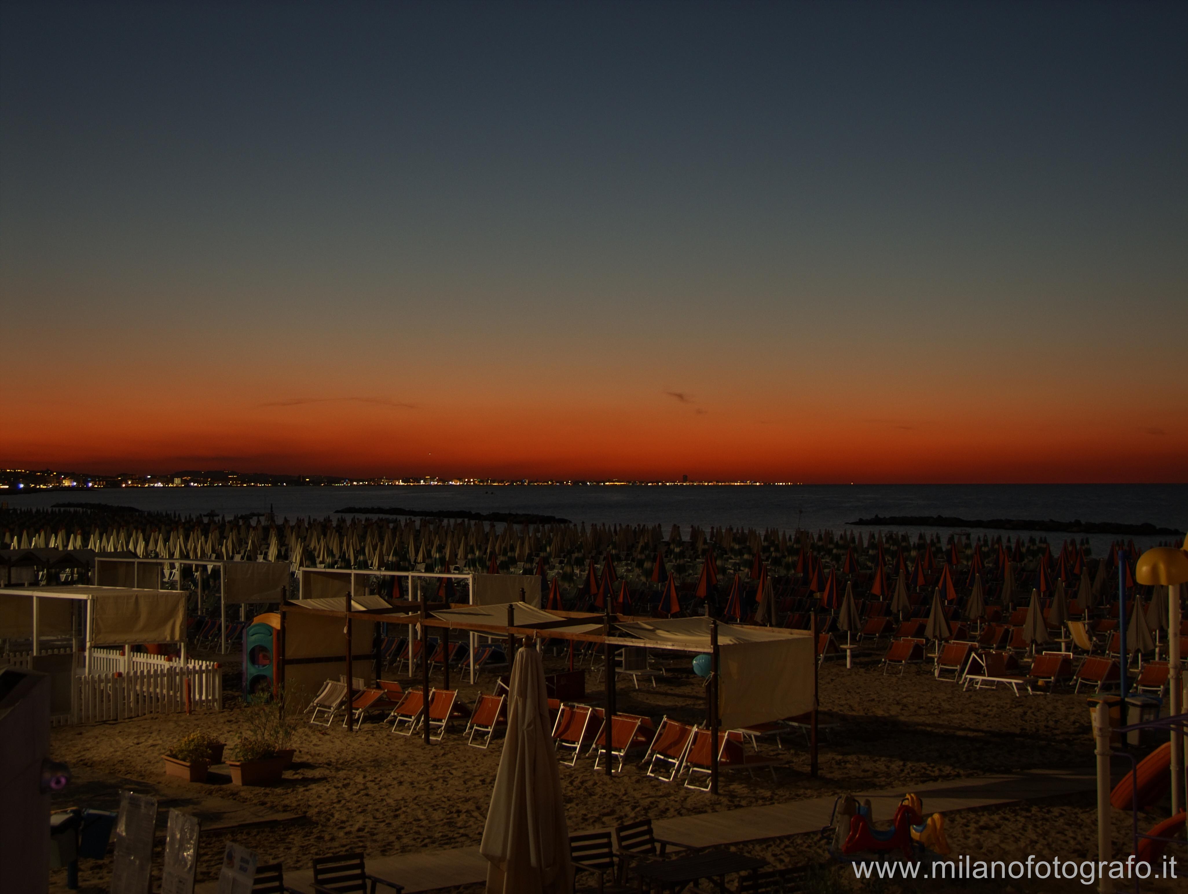 Cattolica (Rimini, Italy): Beach of Cattolica after the sunset - Cattolica (Rimini, Italy)