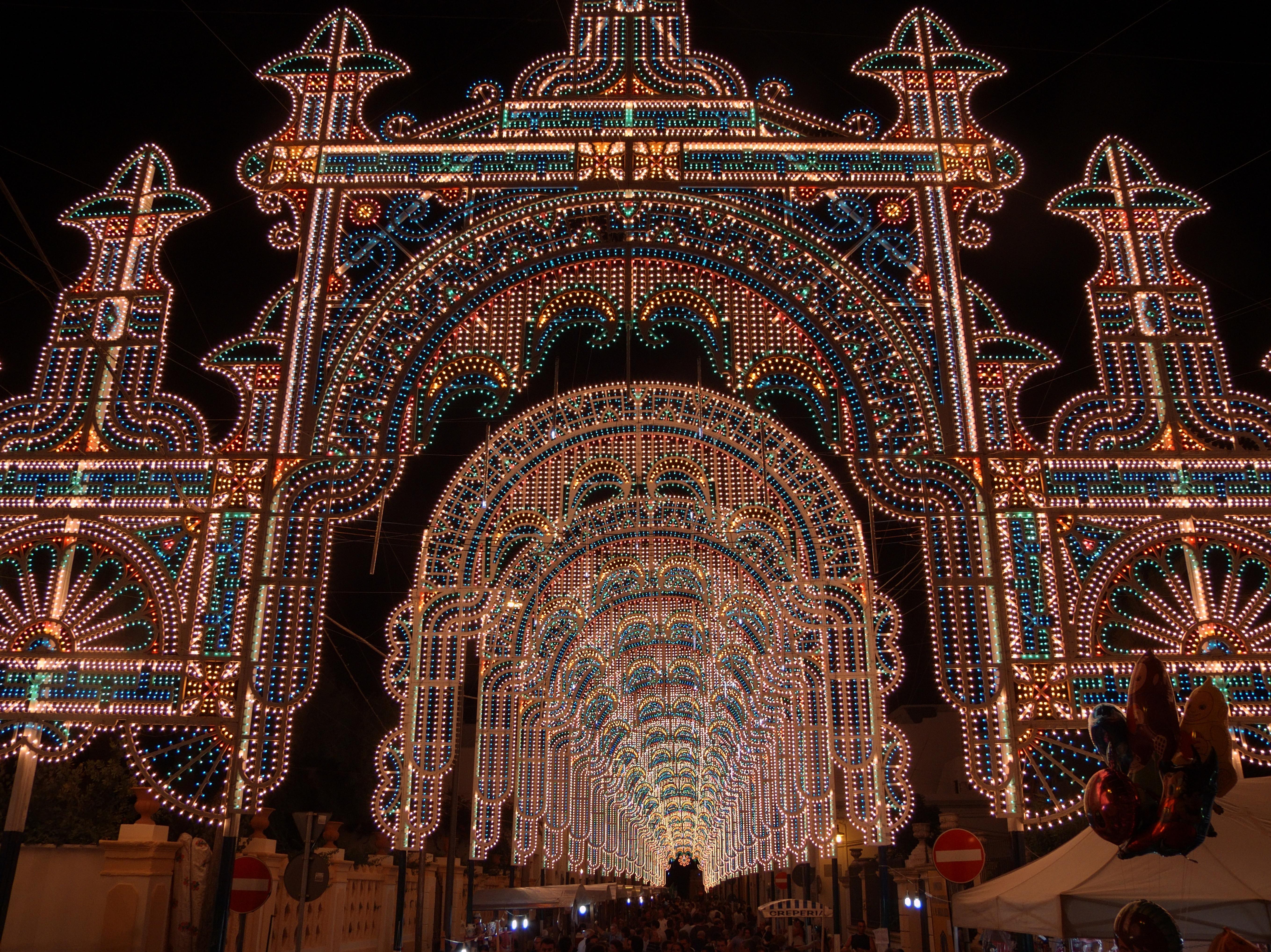 Alezio (Lecce): Luminarie per la festa del paese - Alezio (Lecce)