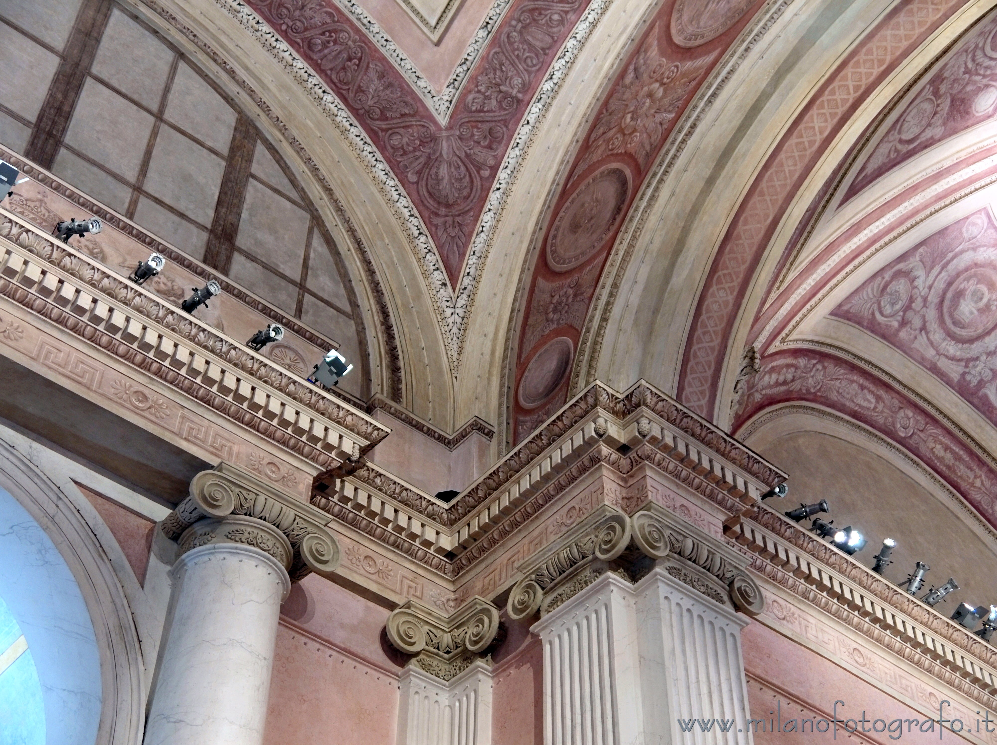 Milano: Decorazioni negli interni della Chiesa di San Gottardo in Corte - Milano