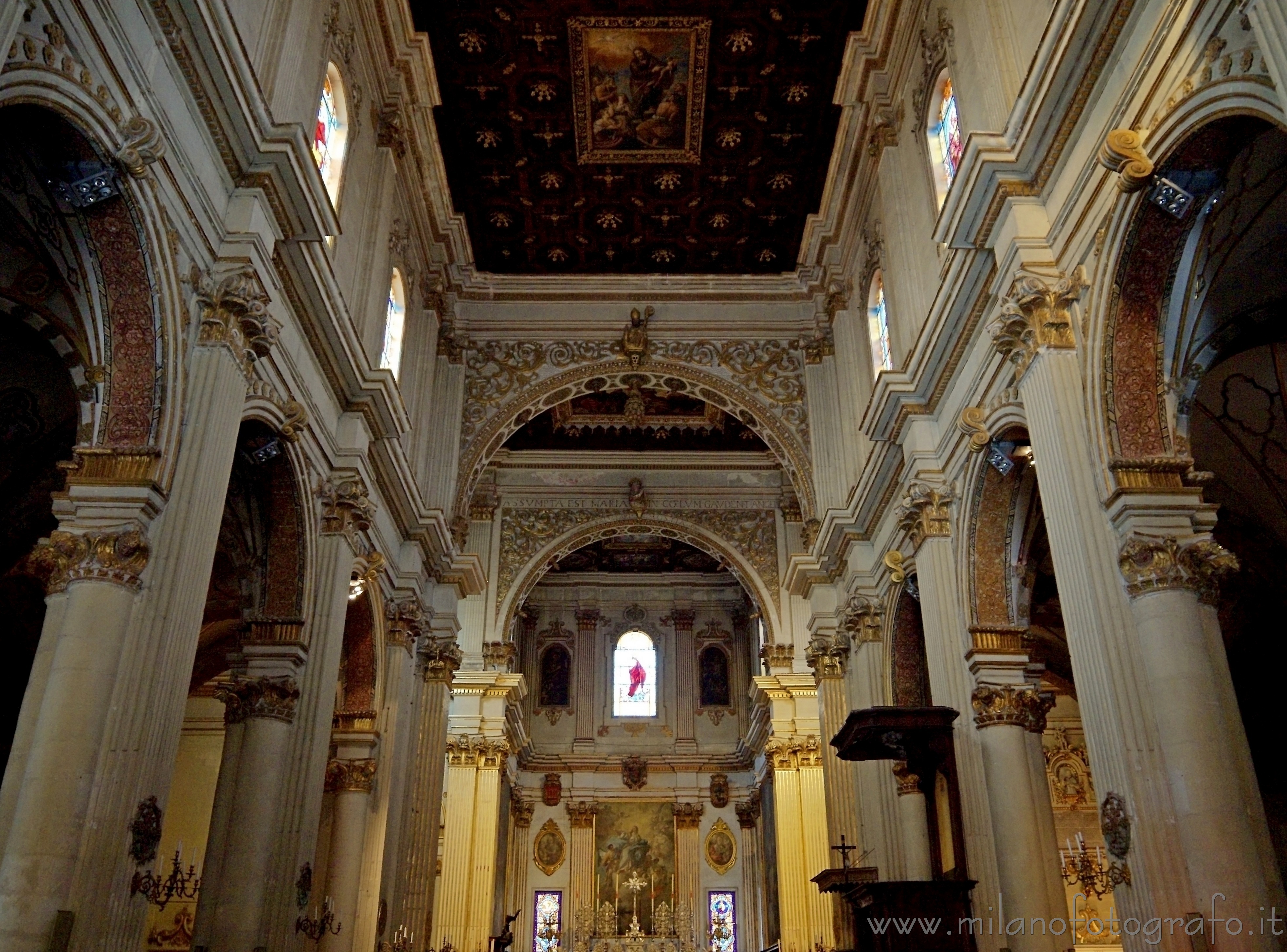 Lecce (Italy): Interiors of the Duomo - Lecce (Italy)