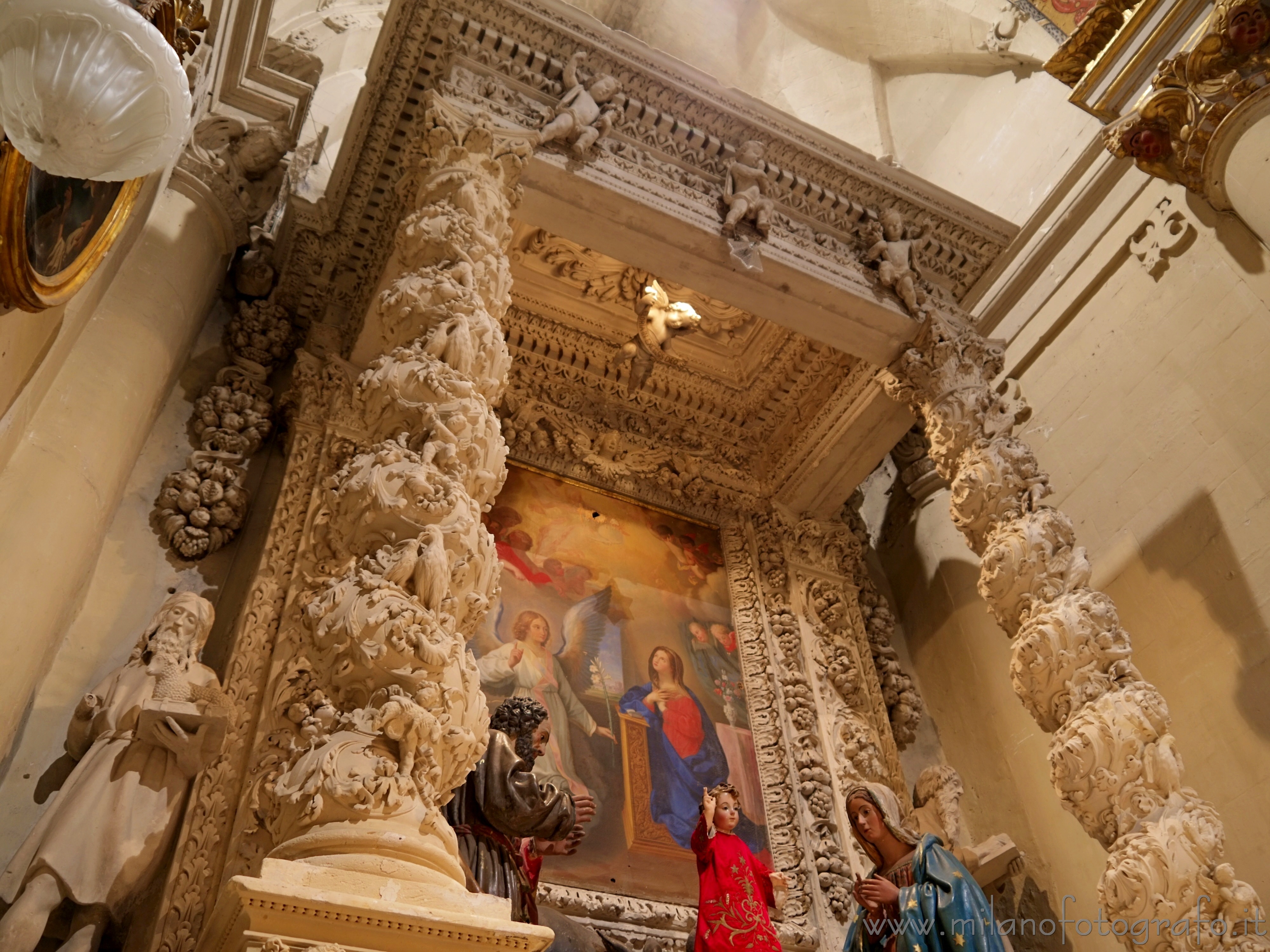 Lecce (Italy): Altar with nativity scene in the Duomo - Lecce (Italy)