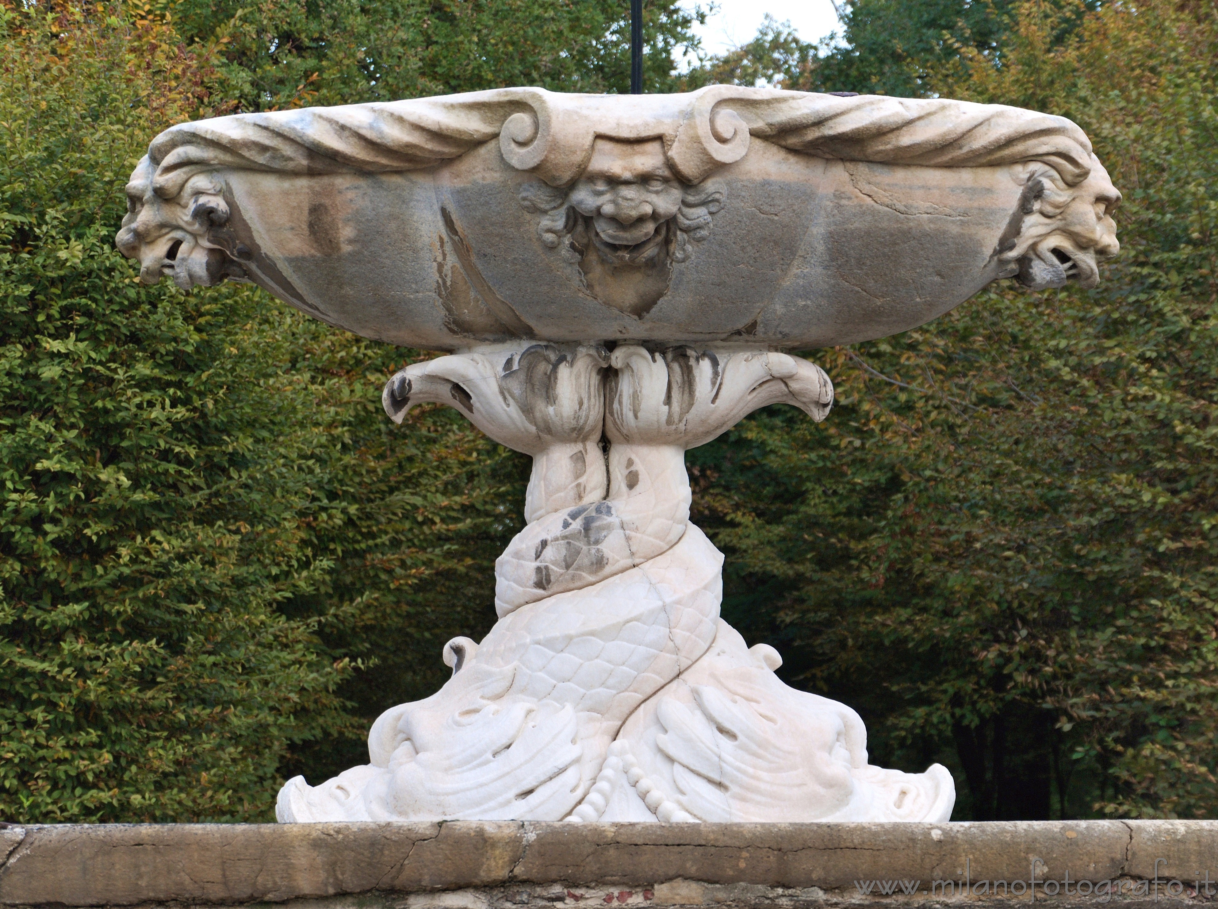 Bollate (Milano): Fontana nella parco di Villa Arconati - Bollate (Milano)