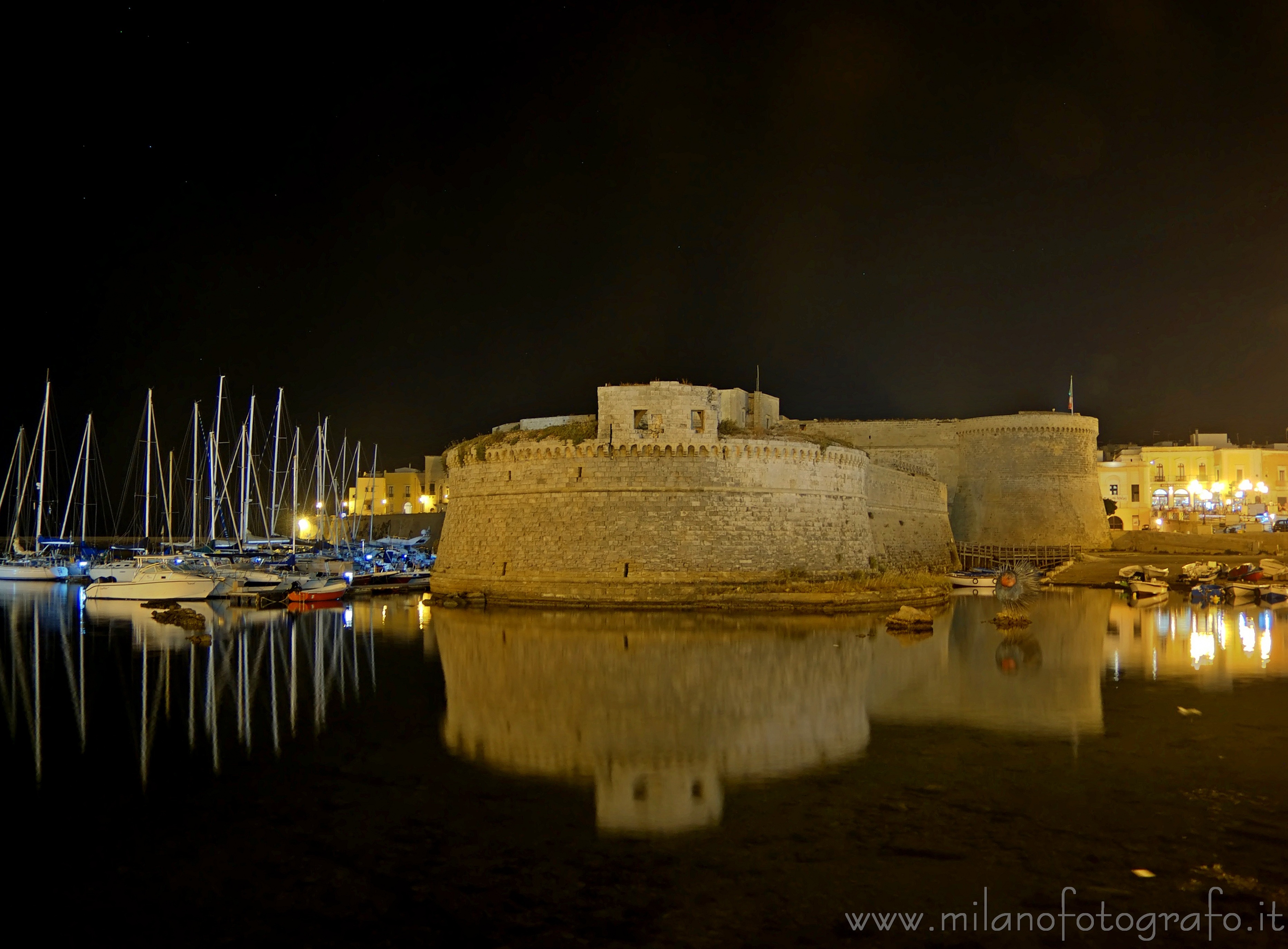Gallipoli (Lecce): Fortezza di Gallipoli Vecchia vista dal ponte - Gallipoli (Lecce)