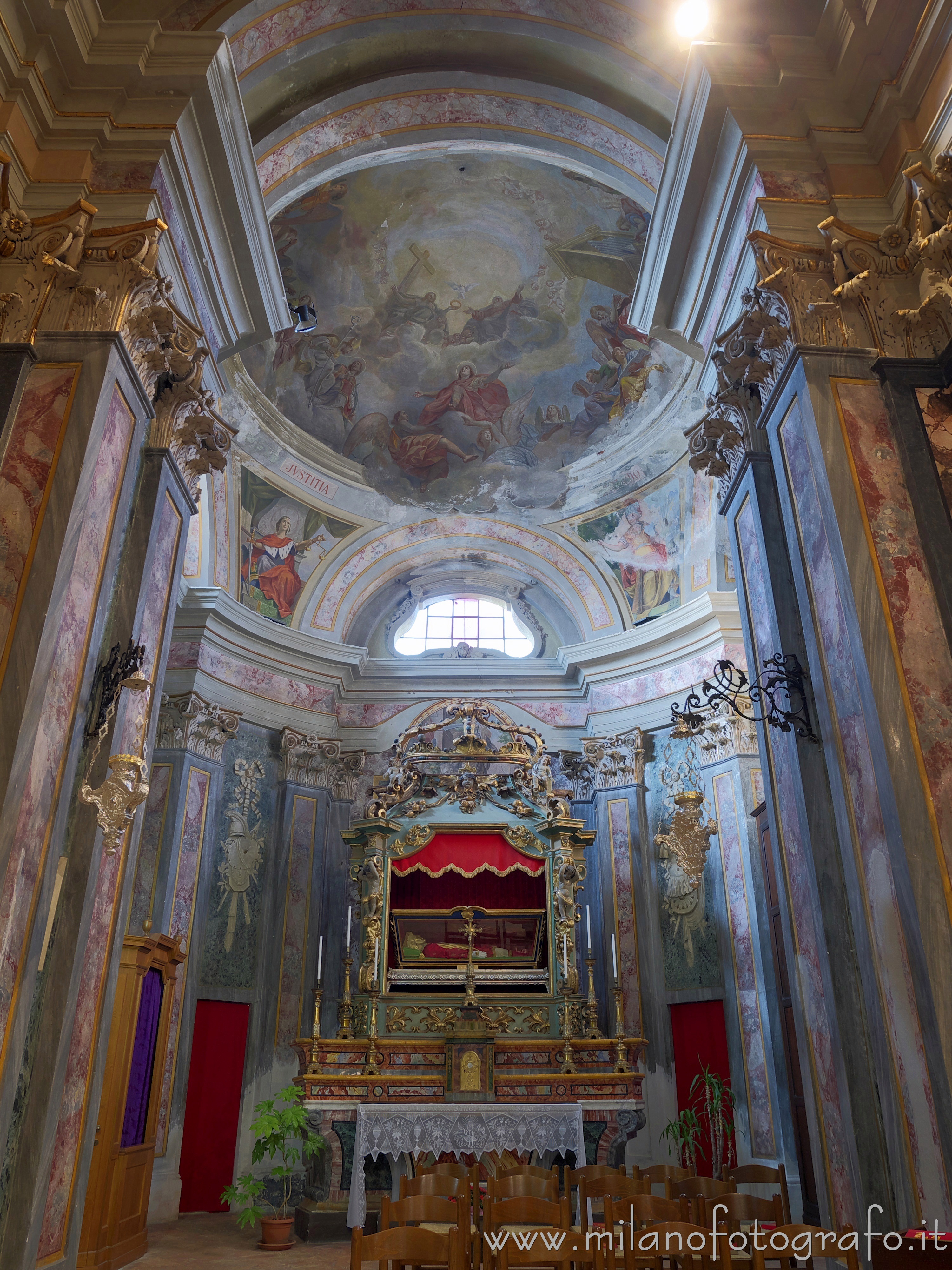 Ghislarengo (Novara, Italy): San Felice chapel in the Church of Beata Vergine Assunta - Ghislarengo (Novara, Italy) Ghislarengo (Novara, Italy): San Felice chapel in the Church of Beata Vergine Assunta - Ghislarengo (Novara, Italy)