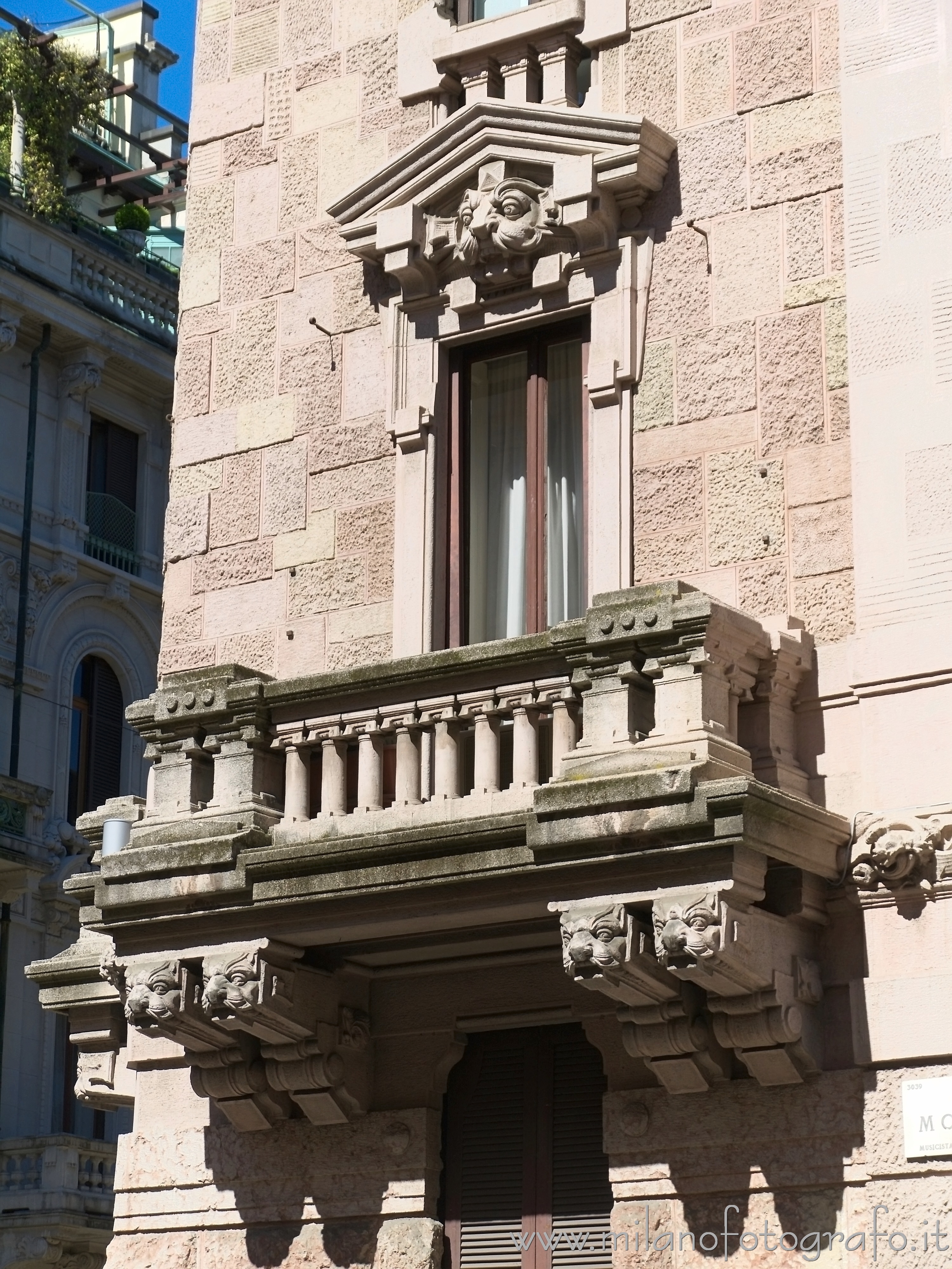 Milan (Italy): First Berri Meregalli House - Liberty balcon - Milan (Italy)