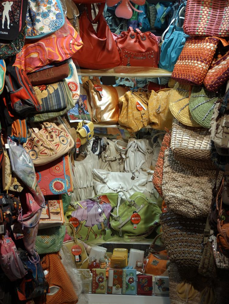 Korfu Town (Greece) - Shopping window in Korfu Town