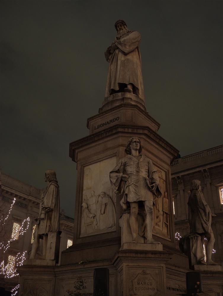 Milan (Italy) - Statue of Leonardo da Vinci in Scala Square by night