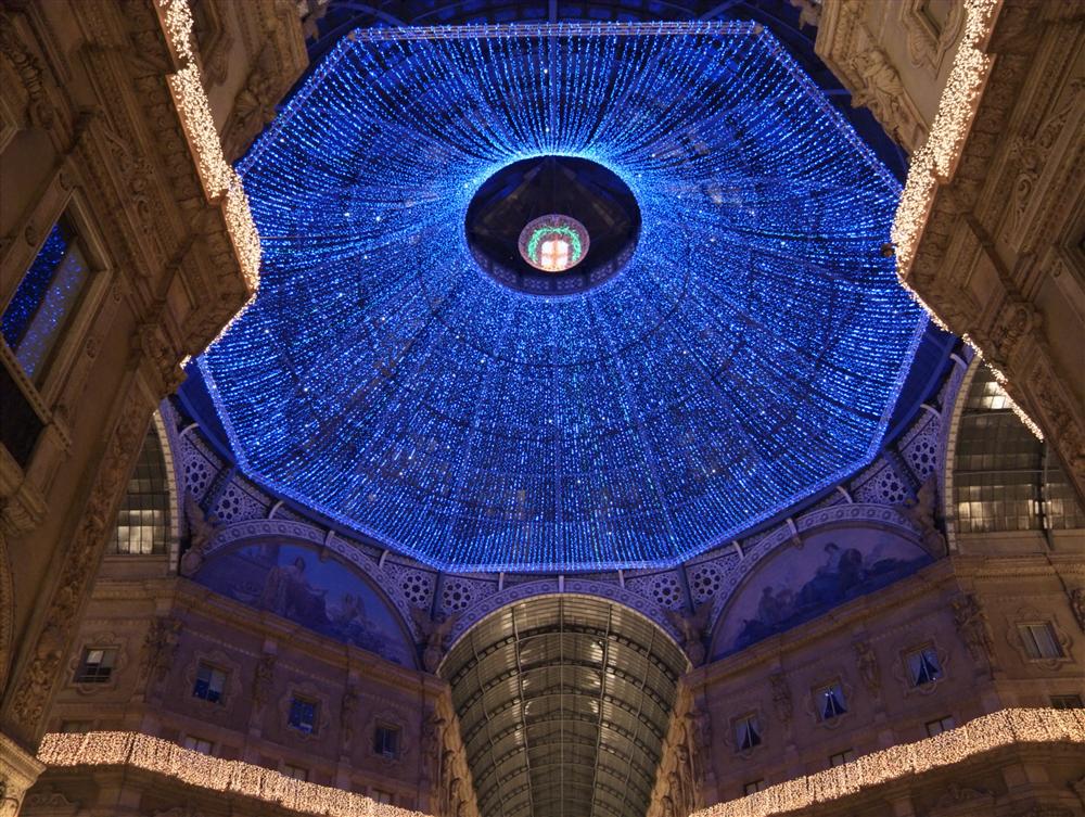 Milano - Galleria Vittorio Emanuele decorata per il Natale