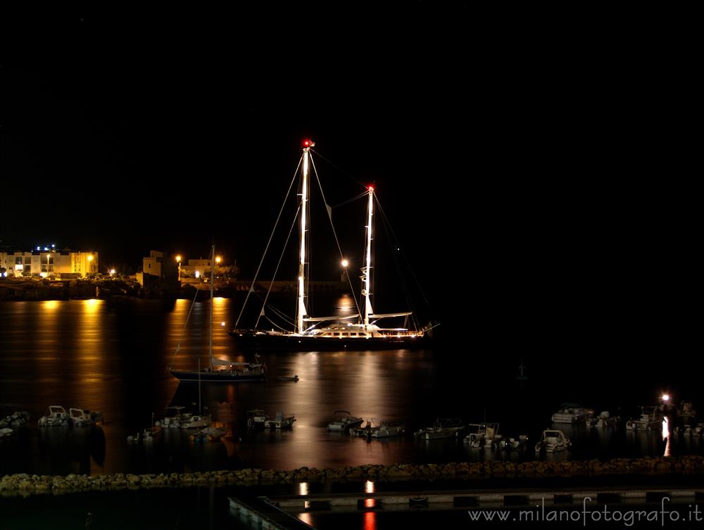 Otranto (Lecce, Italy) - Ship in the harbour by night