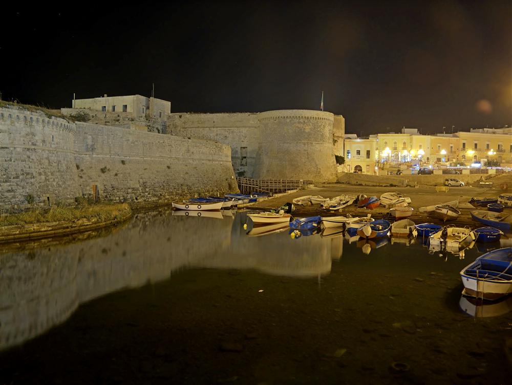 Gallipoli (Lecce, Italy) - Gallipoli Old seen from the bridge