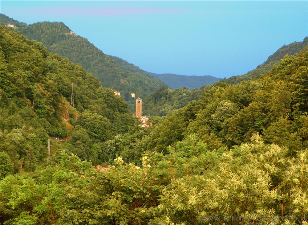 Valmosca frazione di Campiglia Cervo (Biella) - Panorama sull'Alta Valle del Cervo  dopo un temporale