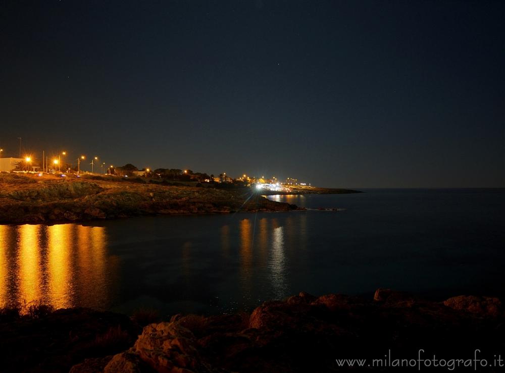 Torre Suda (Lecce) - La costa in notturno immediatamente a sud del bar Solatio