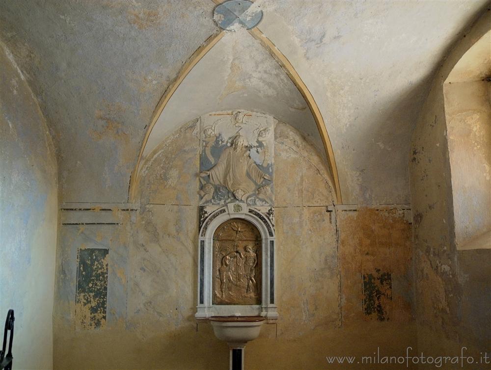 Massazza (Biella) - Cappelletta laterale nella Chiesa di Santa Maria Assunta