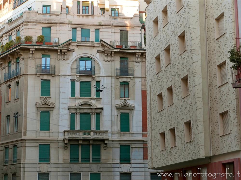 Milano - Palazzi eleganti di epoche diverse nel centro di Milano