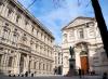 Milano: Piazza San Fedele, con Chiesa di San Fedele e statua di Alessandro Manzoni