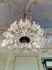 Arcore (Monza e Brianza): Lampadario in vetro di Murano nel salone di Villa Borromeo d'Adda