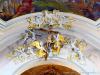 Canzo (Como): Decorazioni a stucco all'apice dell'arco trionfale della Basilica di Santo Stefano