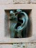 Milano: Citofono a forma di orecchio di Aadolfo Wildt in via Serbelloni 10