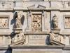 Milano: Statue sopra alla porta principale della Chiesa di Santa Maria dei Miracoli