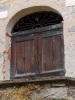 Campiglia Cervo (Biella): Portone di una vecchia casa
