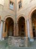 Recanati (Macerata, Italy): Well in the court of Palazzo Raineri