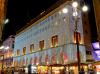 Milano: La Rinascente coperta di luci natalizie