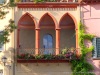 Santarcangelo di Romagna (Rimini): Loggia fiorita nel centro del paese