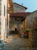 Campiglia Cervo (Biella, Italy): Narrow street between the old houses of the fraction Sassaia