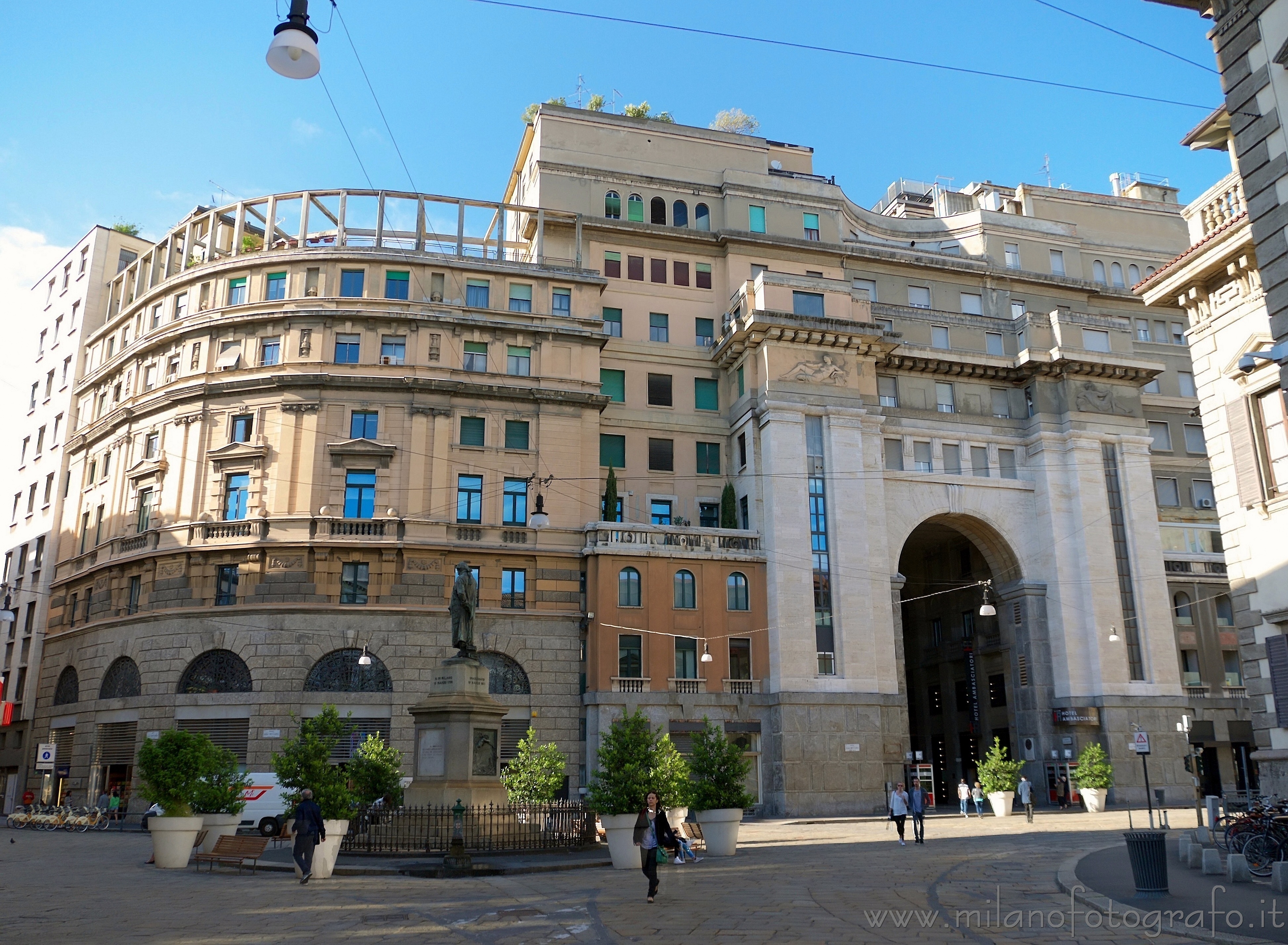 Milan (Italy): Elegant building complex in the center - Milan (Italy)