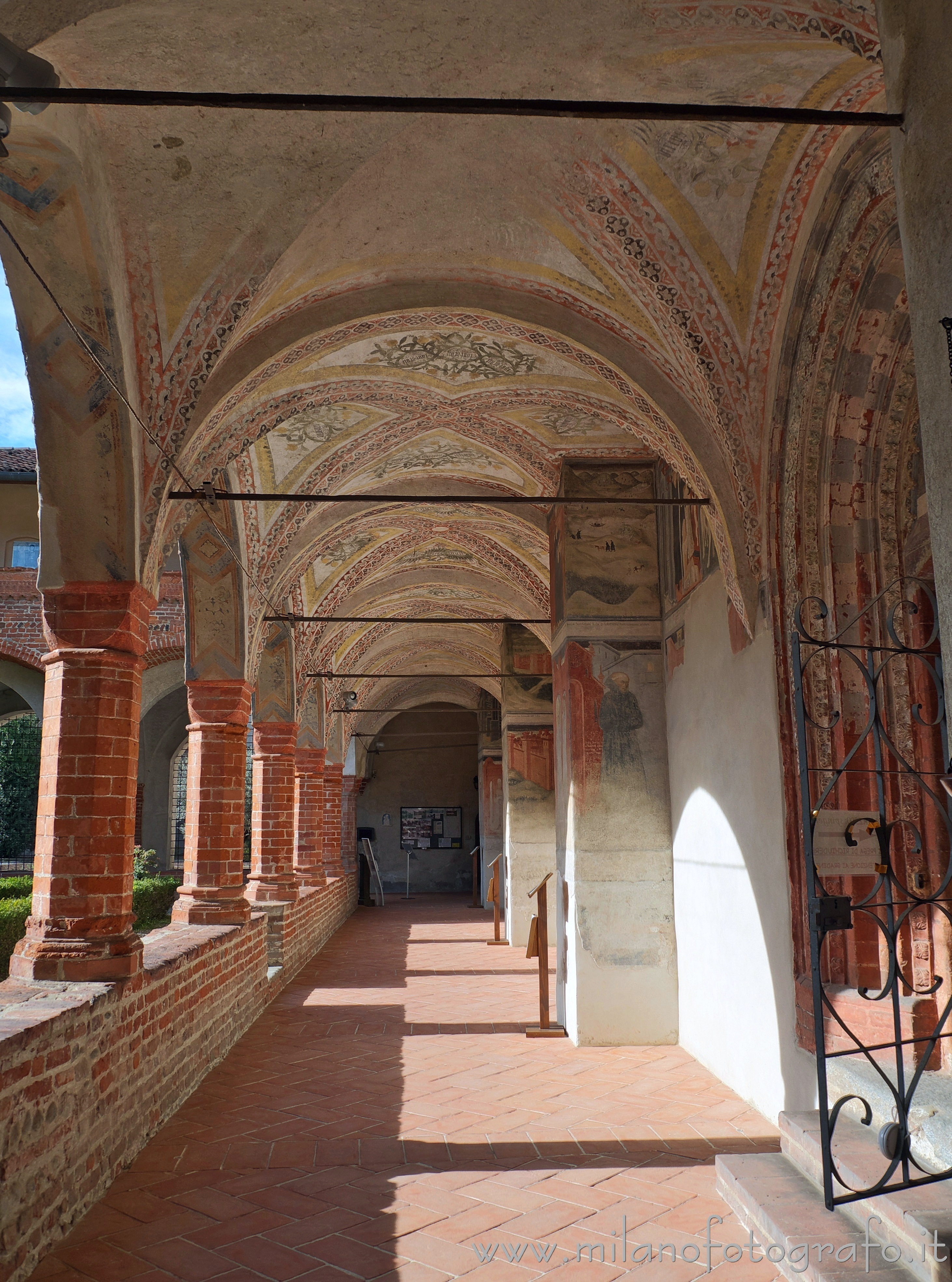 San Nazzaro Sesia (Novara, Italy): Portico of the cloister of the Abbey of Saints Nazario and Celso - San Nazzaro Sesia (Novara, Italy)