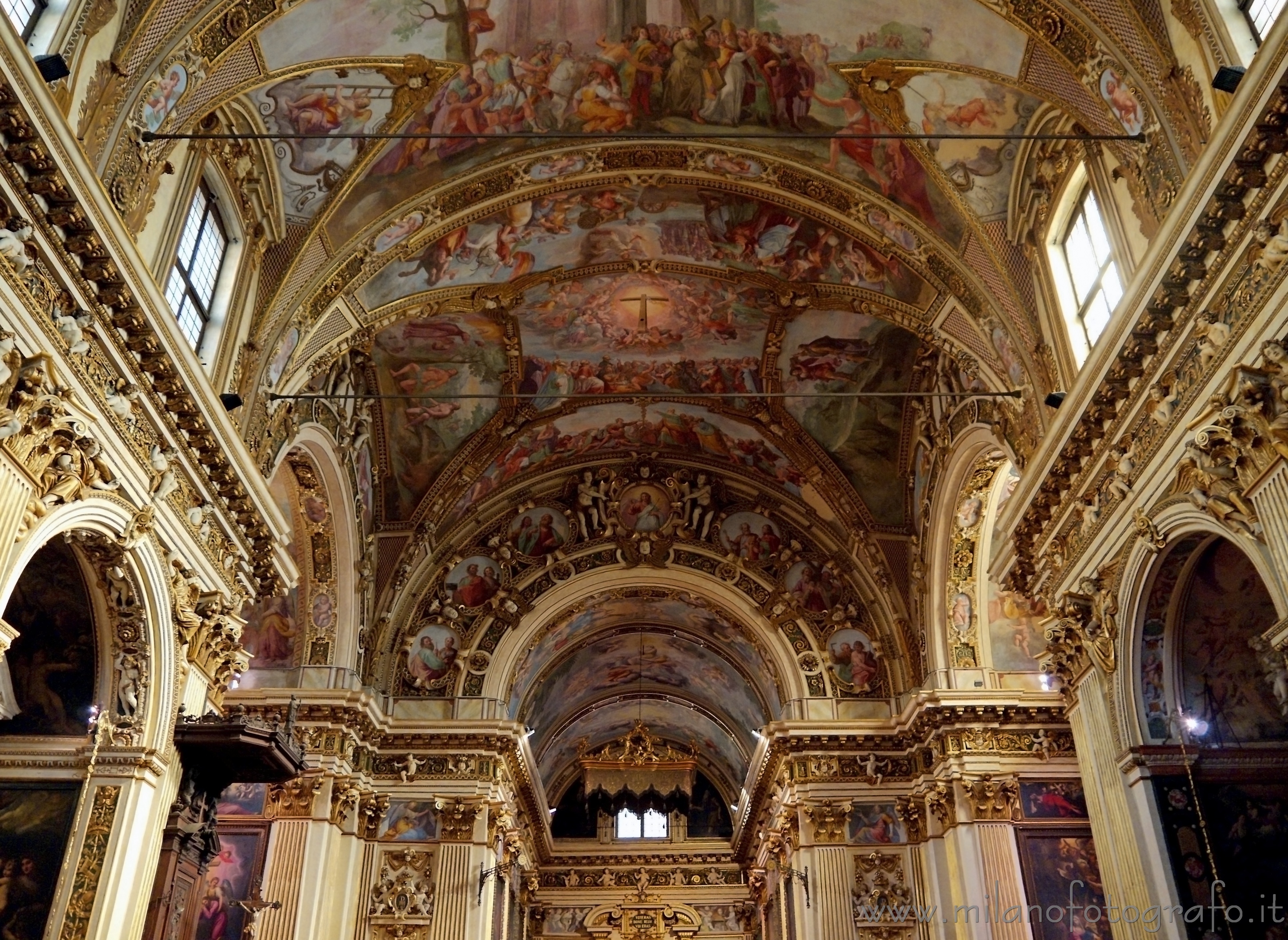 Milan (Italy): Detail of the interior of the church of Sant'Antonio Abate - Milan (Italy)