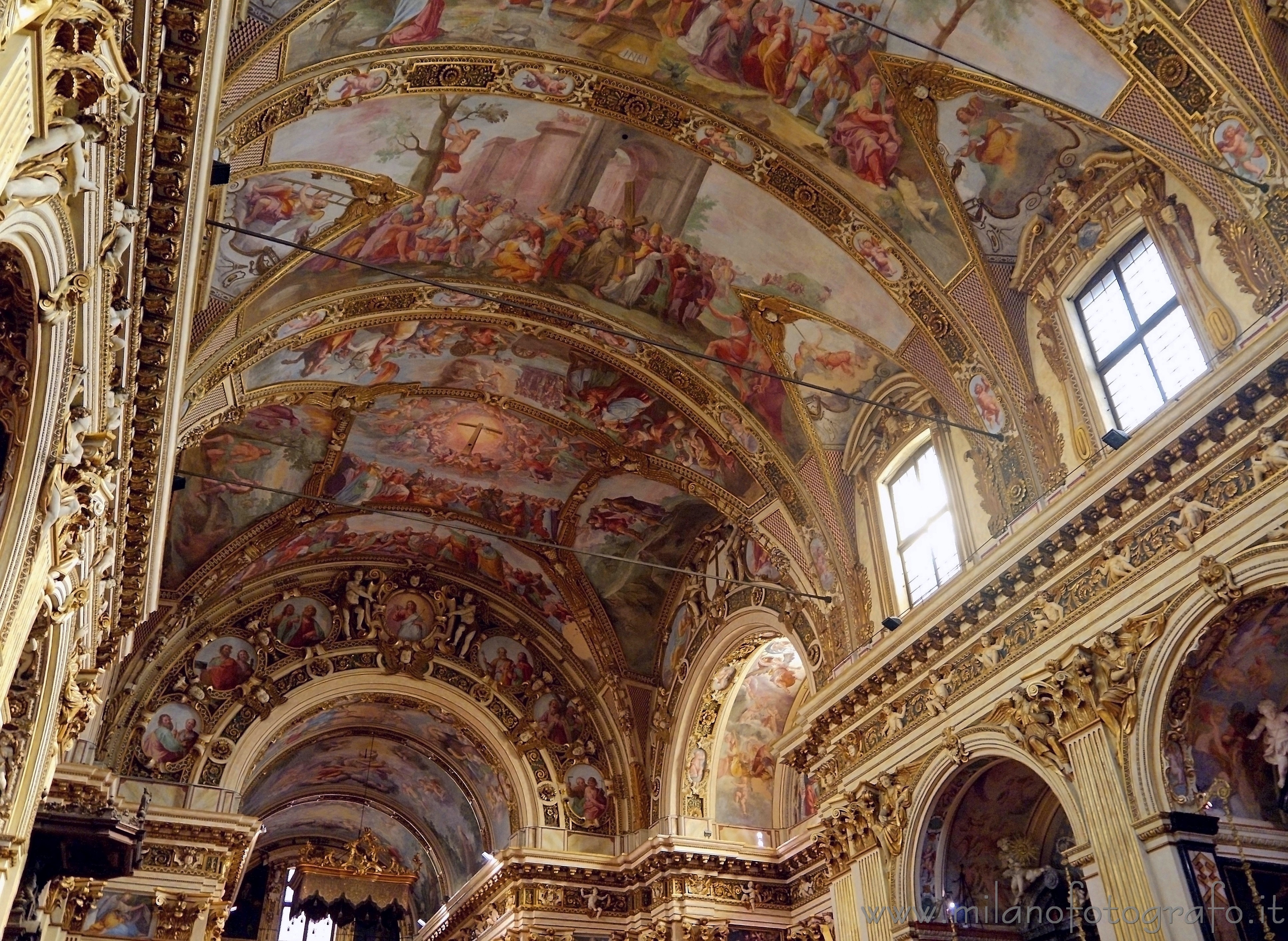 Milan (Italy): Ceiling covered with frescos of the Church of Sant'Antonio Abate - Milan (Italy)