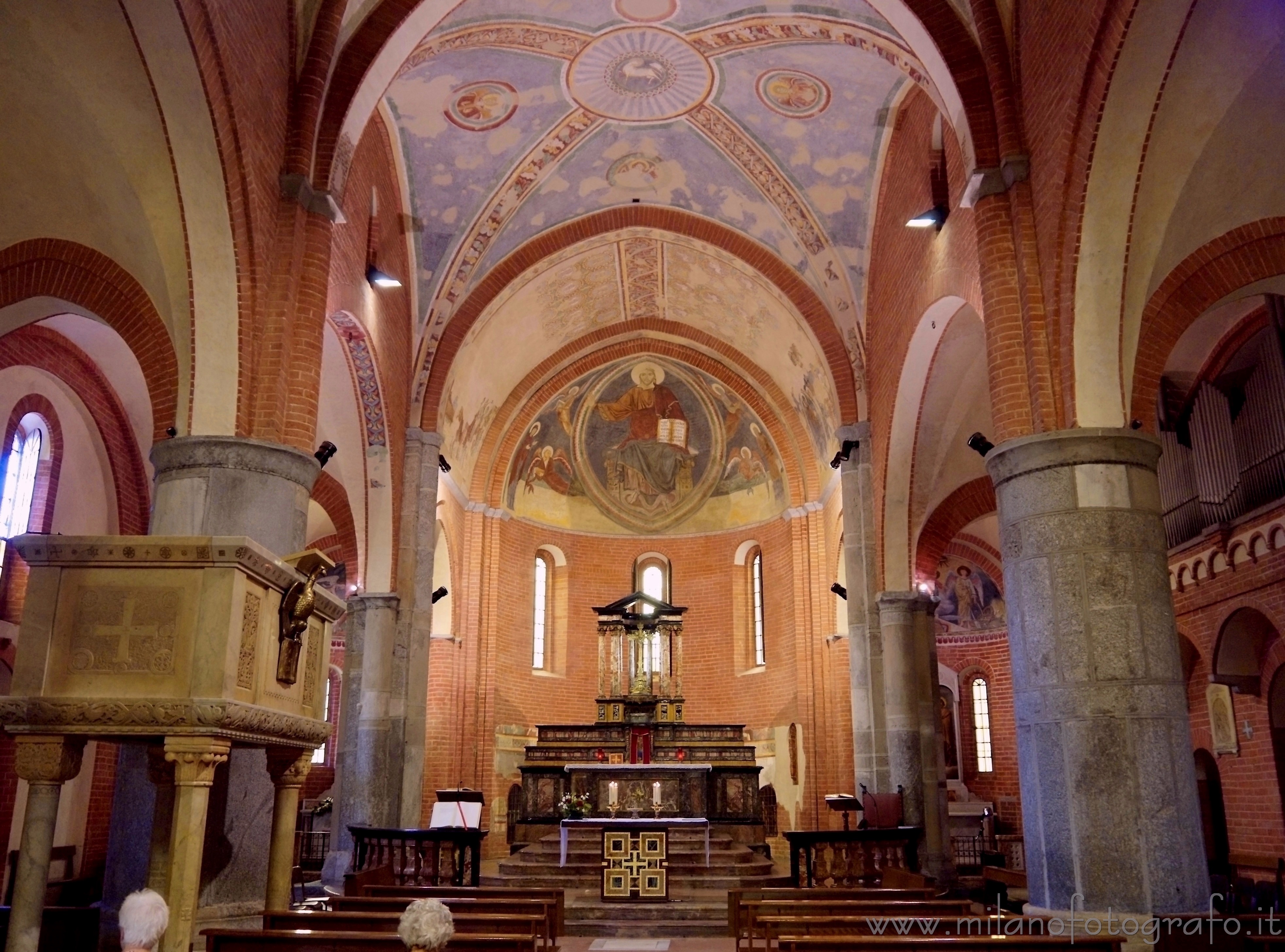 Milano: Interno della Chiesa di Santa Maria Rossa in Crescenzago - Milano