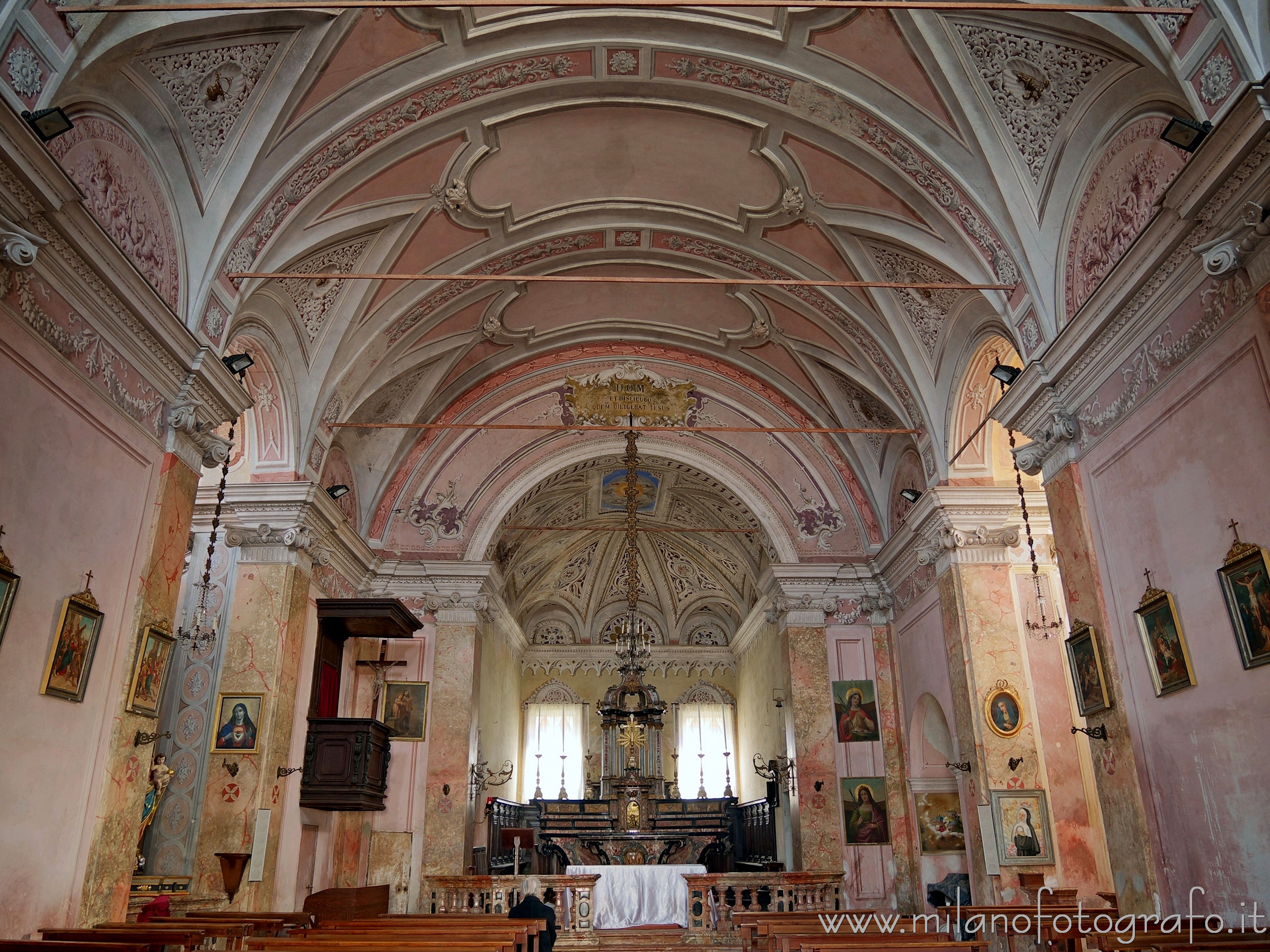 Sillavengo (Novara, Italy): Interior of the Church of San Giovanni - Sillavengo (Novara, Italy)