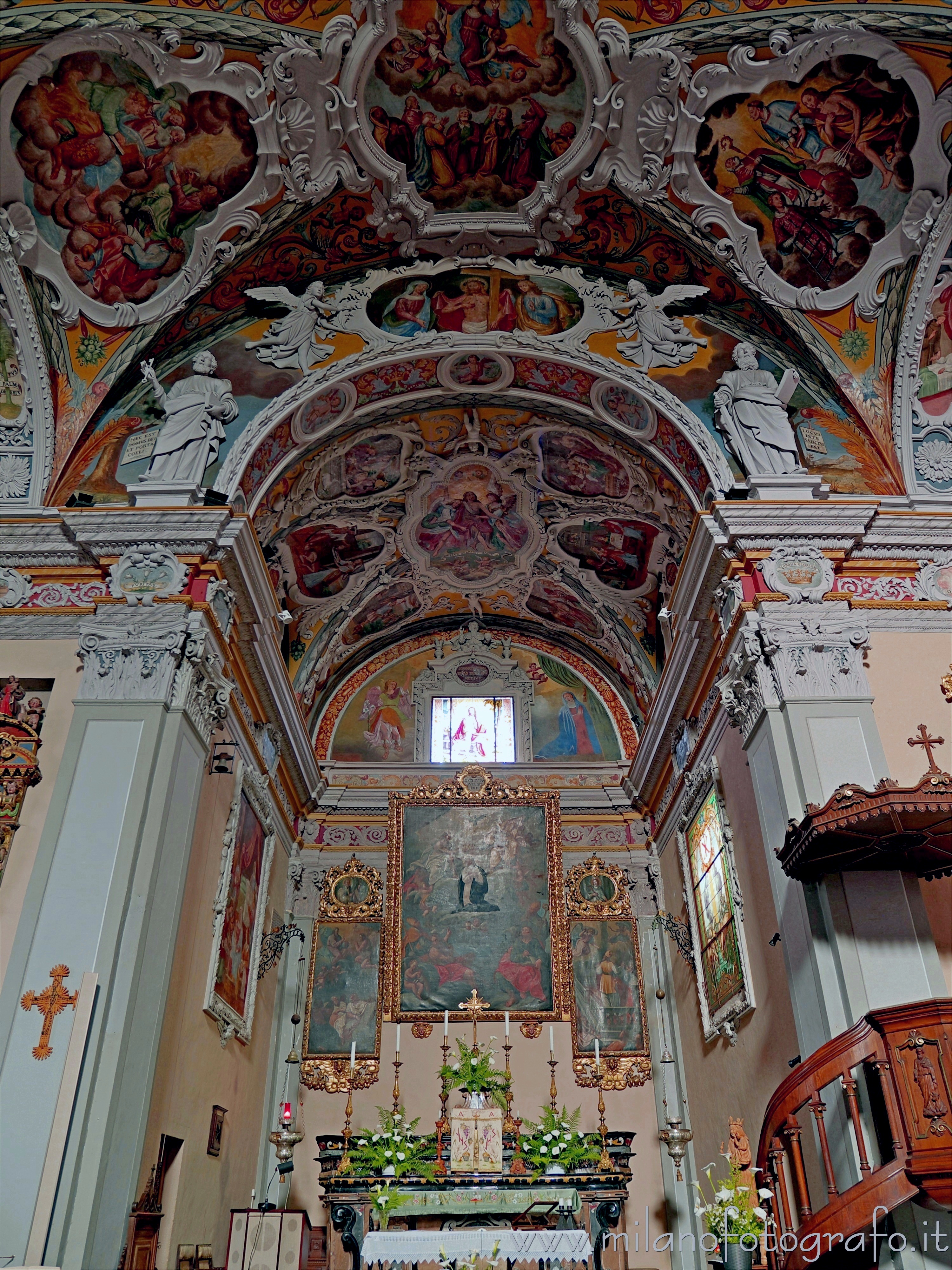 Veglio (Biella): Presbiterio della Chiesa parrocchiale di San Giovanni - Veglio (Biella)