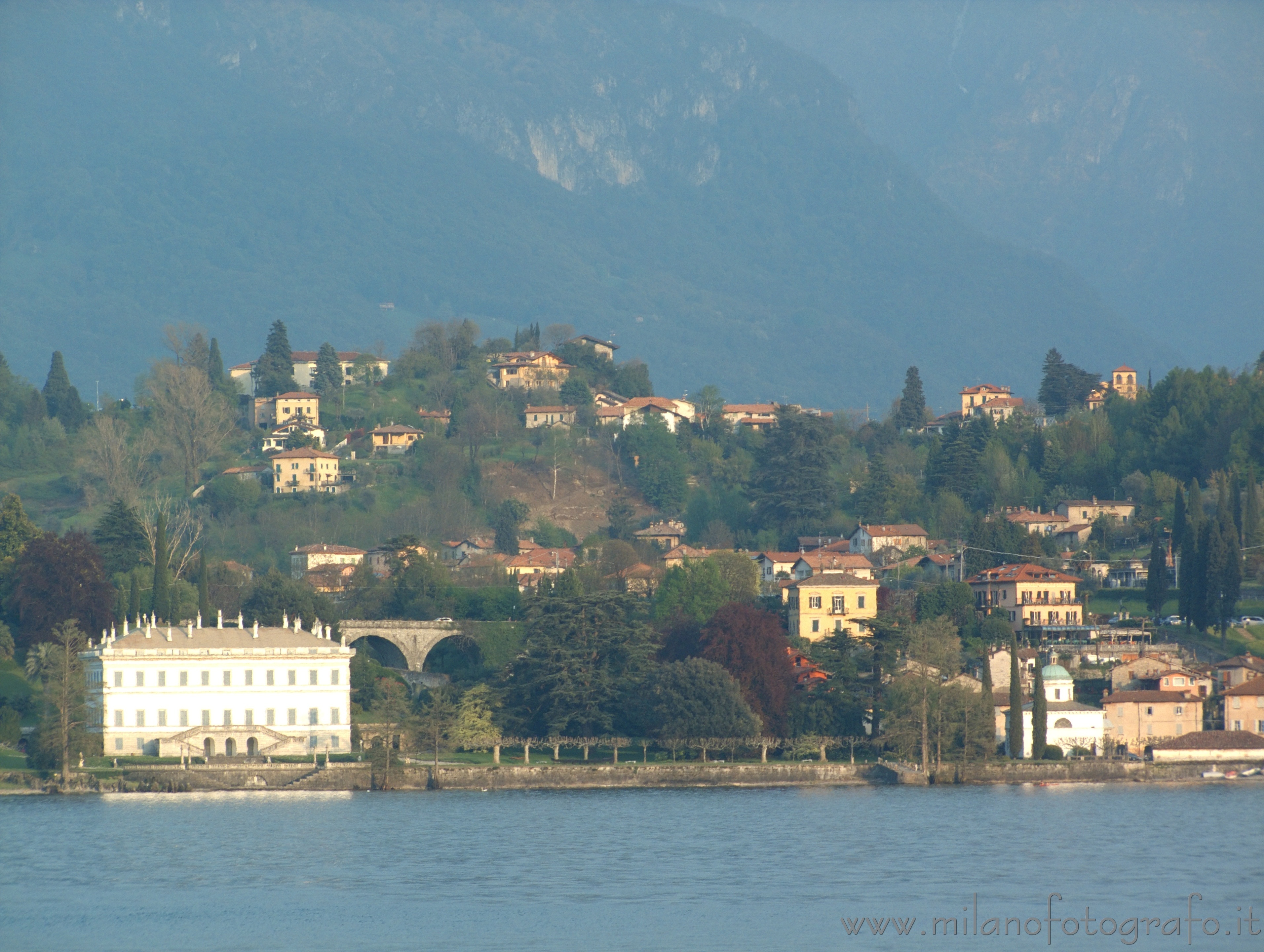 Tremezzo (Como): Villa Melzi vista da Tremezzo - Tremezzo (Como)