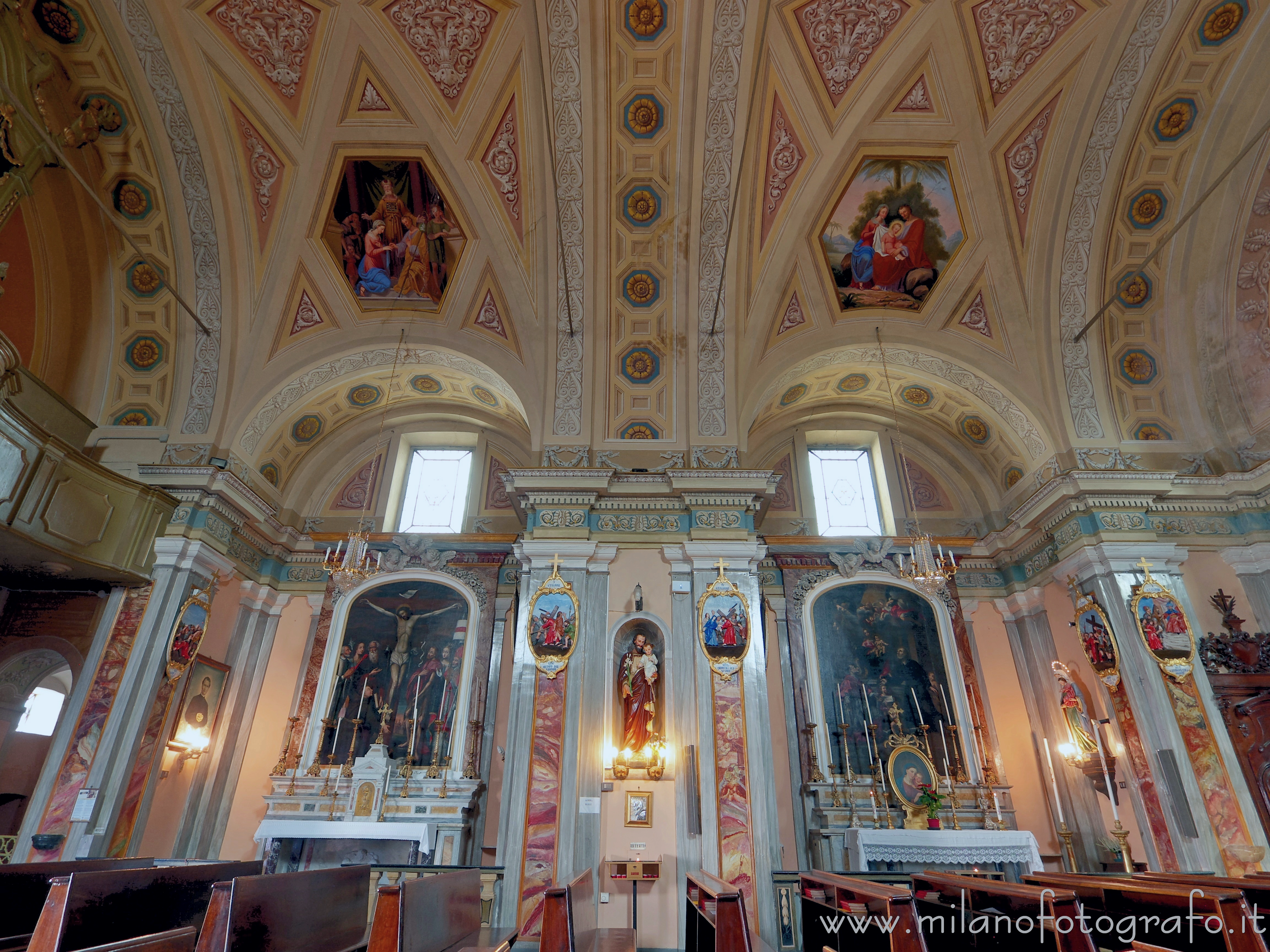 Andorno Micca (Biella): Lato sinistro della navata della Chiesa di San Giuseppe di Casto - Andorno Micca (Biella)