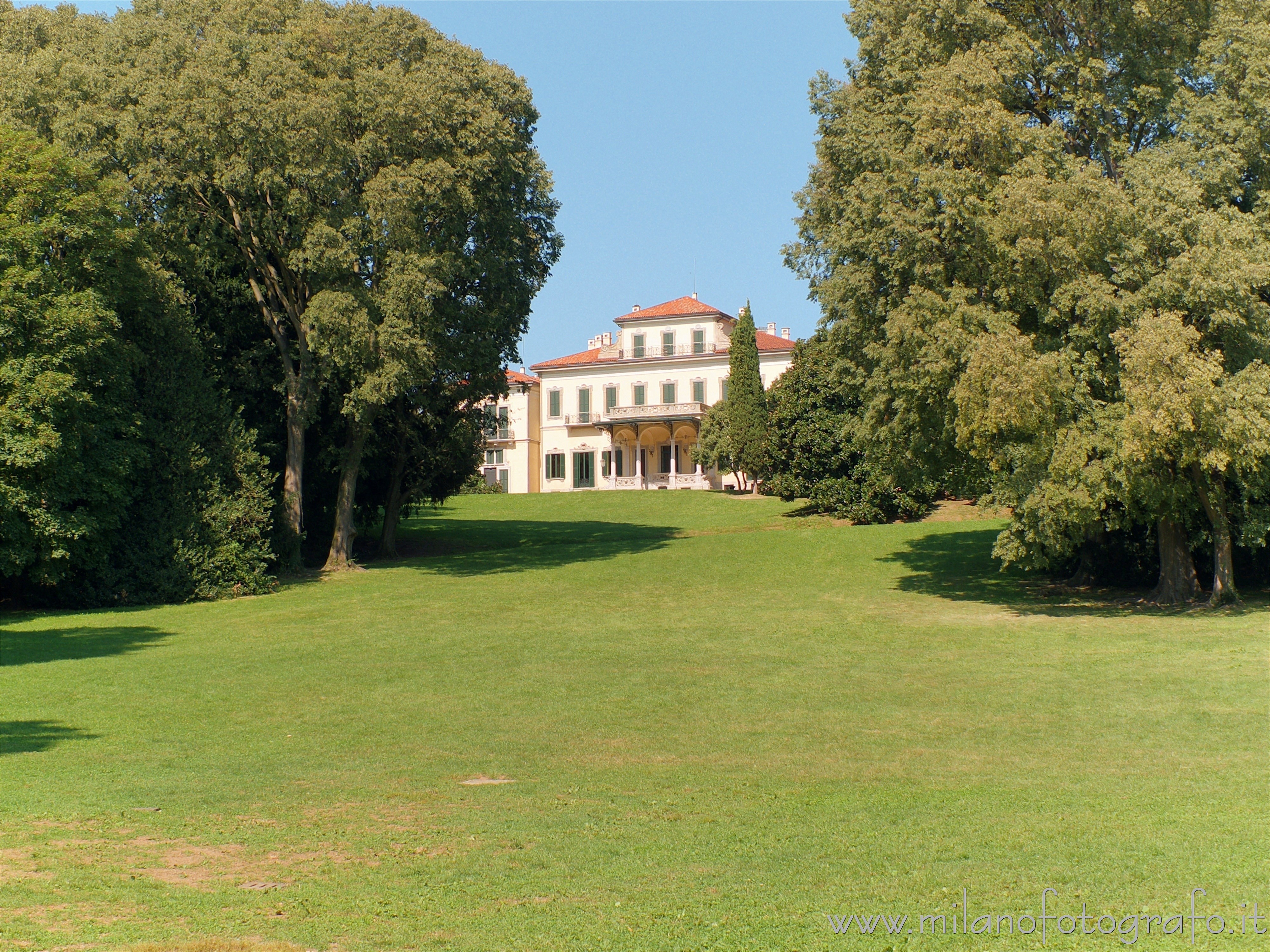 Arcore (Monza e Brianza, Italy): Villa Borromeo d'Adda seen from the main entrance - Arcore (Monza e Brianza, Italy)