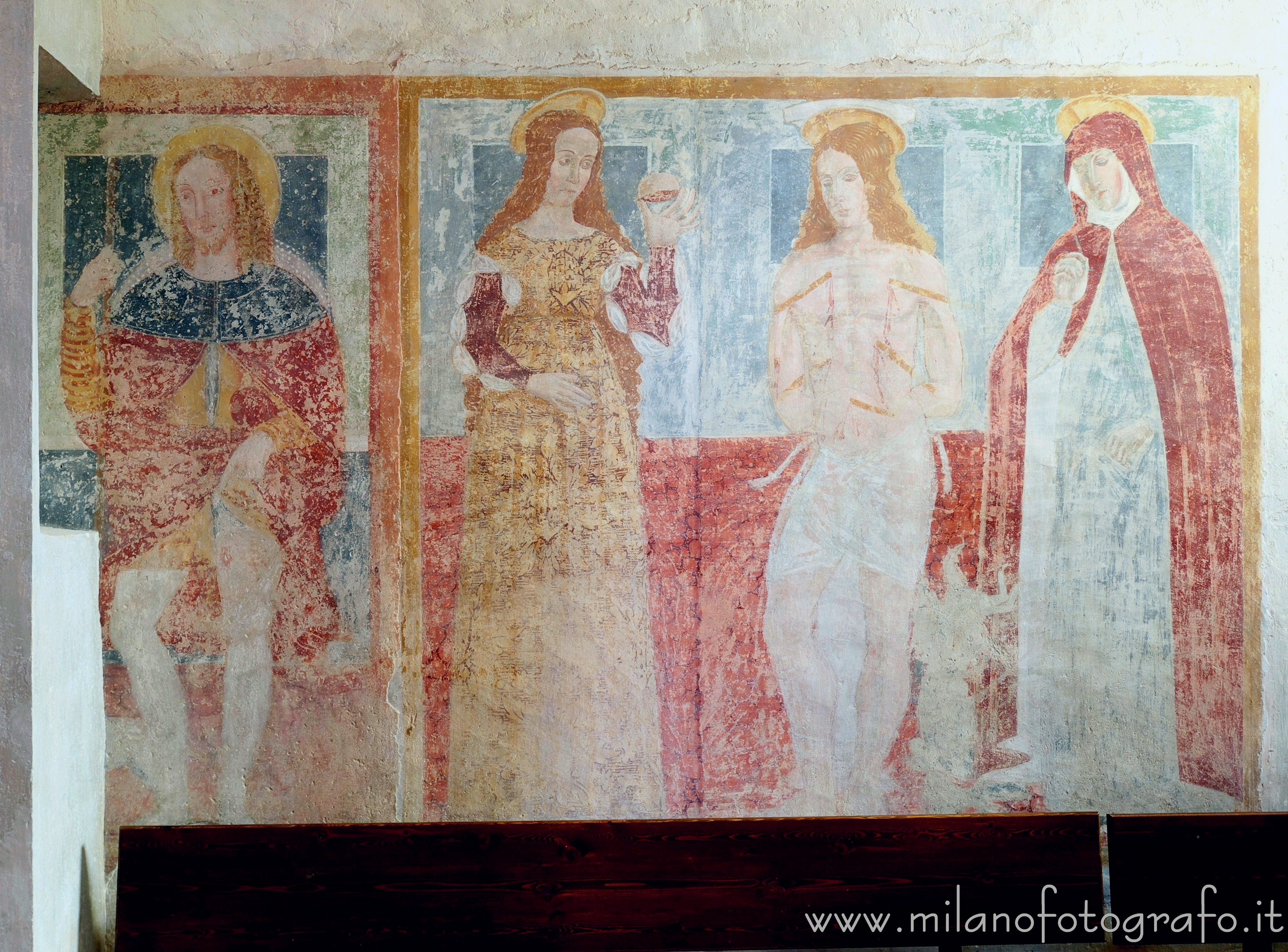 Bellinzago Novarese (Novara, Italy): Gothic frescoes in the Church of San Giulio of the Badia of Dulzago - Bellinzago Novarese (Novara, Italy)