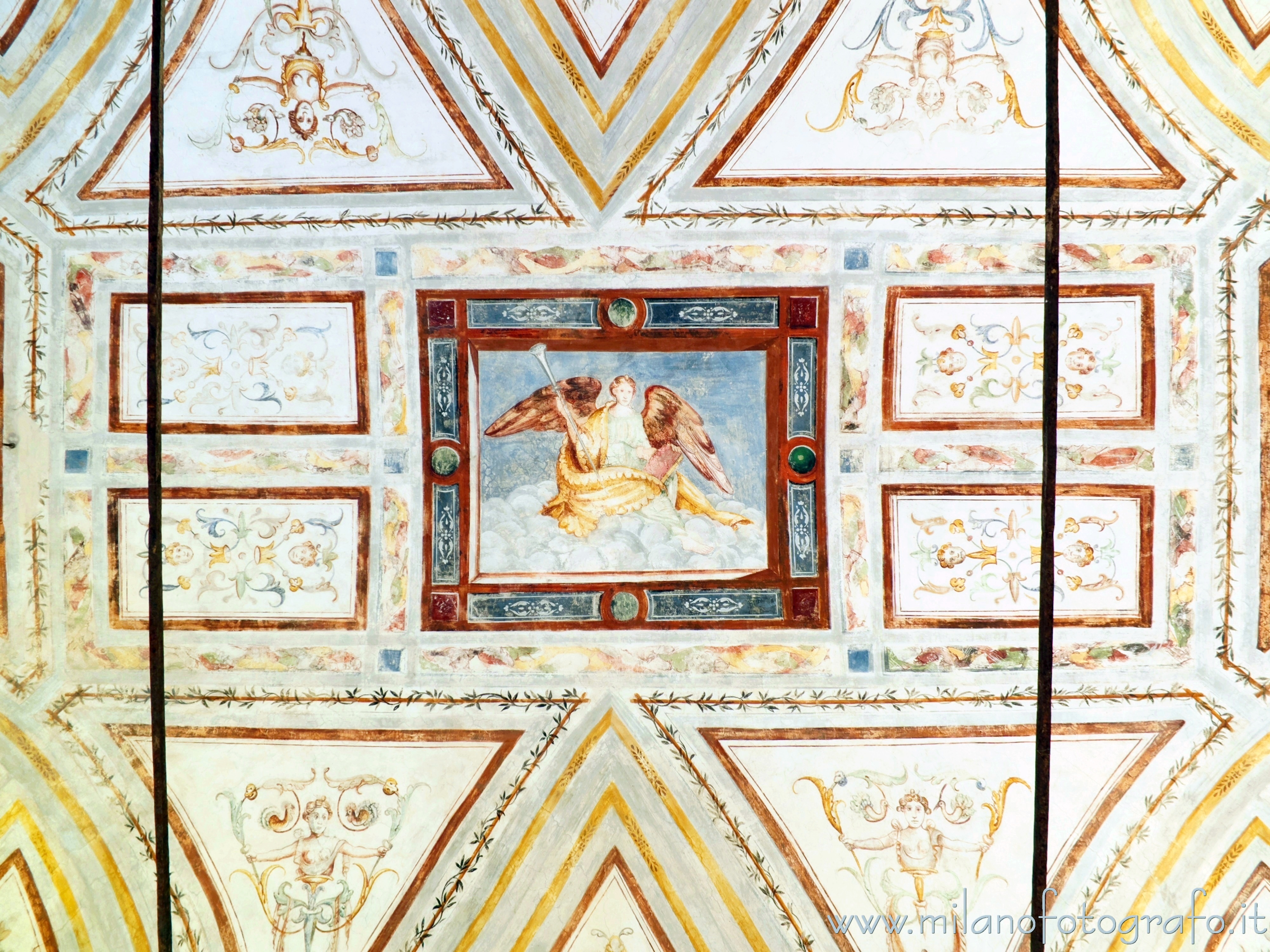 Bellusco (Monza e Brianza, Italy): Renaissance frescoes on the ceiling of the Hall of Fame in the Castle of Bellusco - Bellusco (Monza e Brianza, Italy)