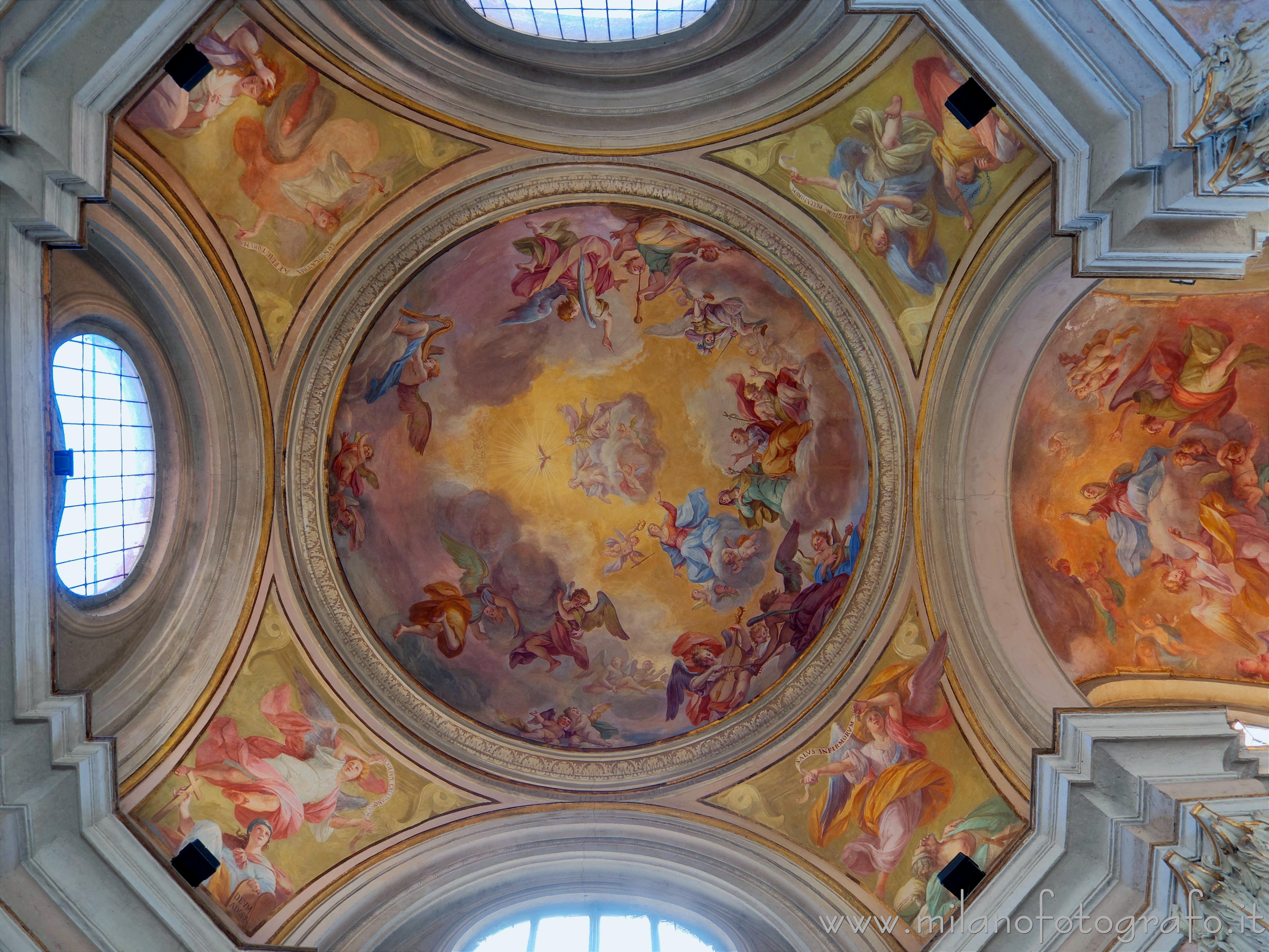 Busto Arsizio (Varese, Italy): Frescoed dome of the Civic temple of Sant'Anna - Church of the Blessed Virgin of Graces - Busto Arsizio (Varese, Italy)