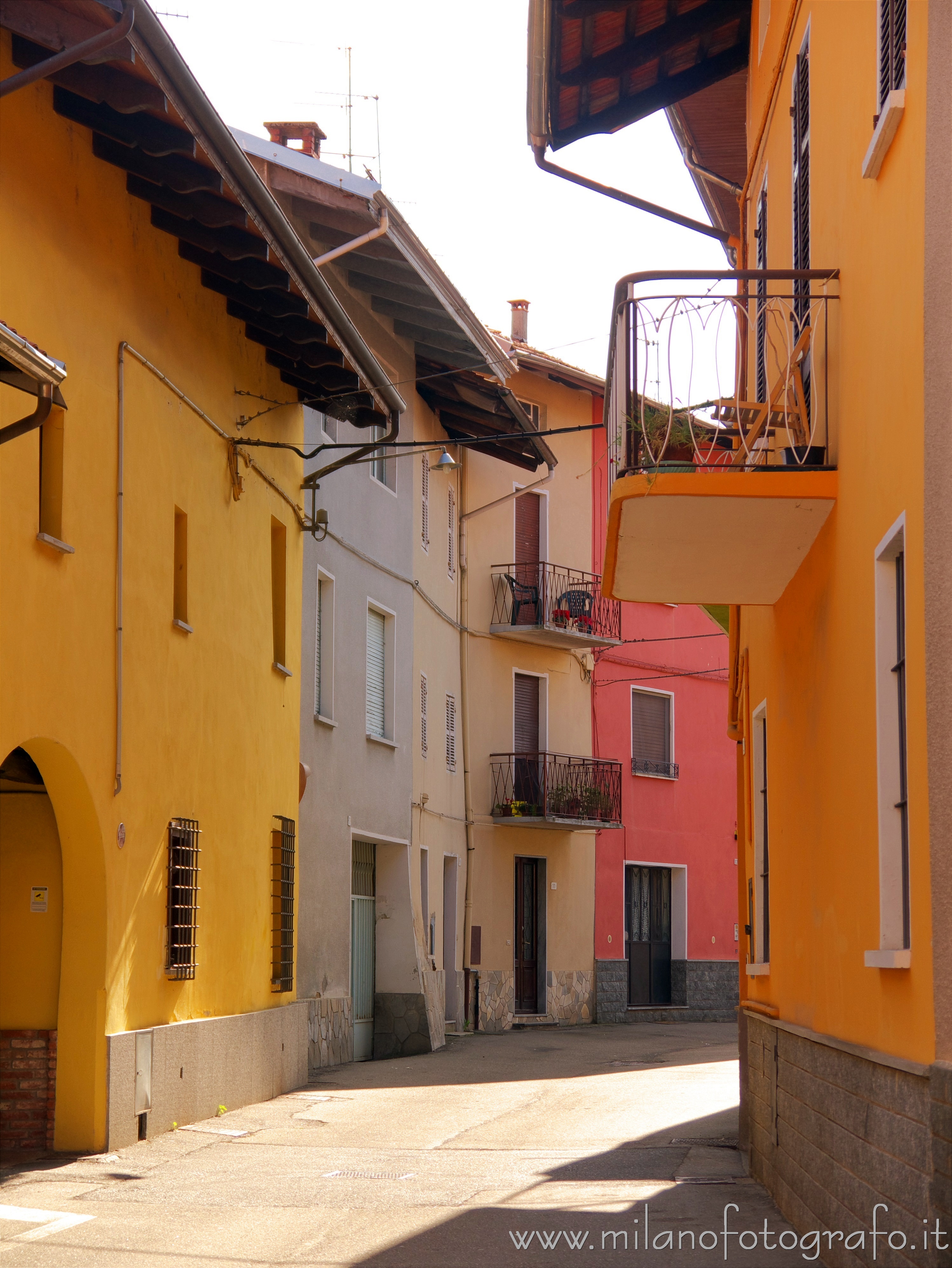 Candelo (Biella, Italy): Street in the historic center - Candelo (Biella, Italy)