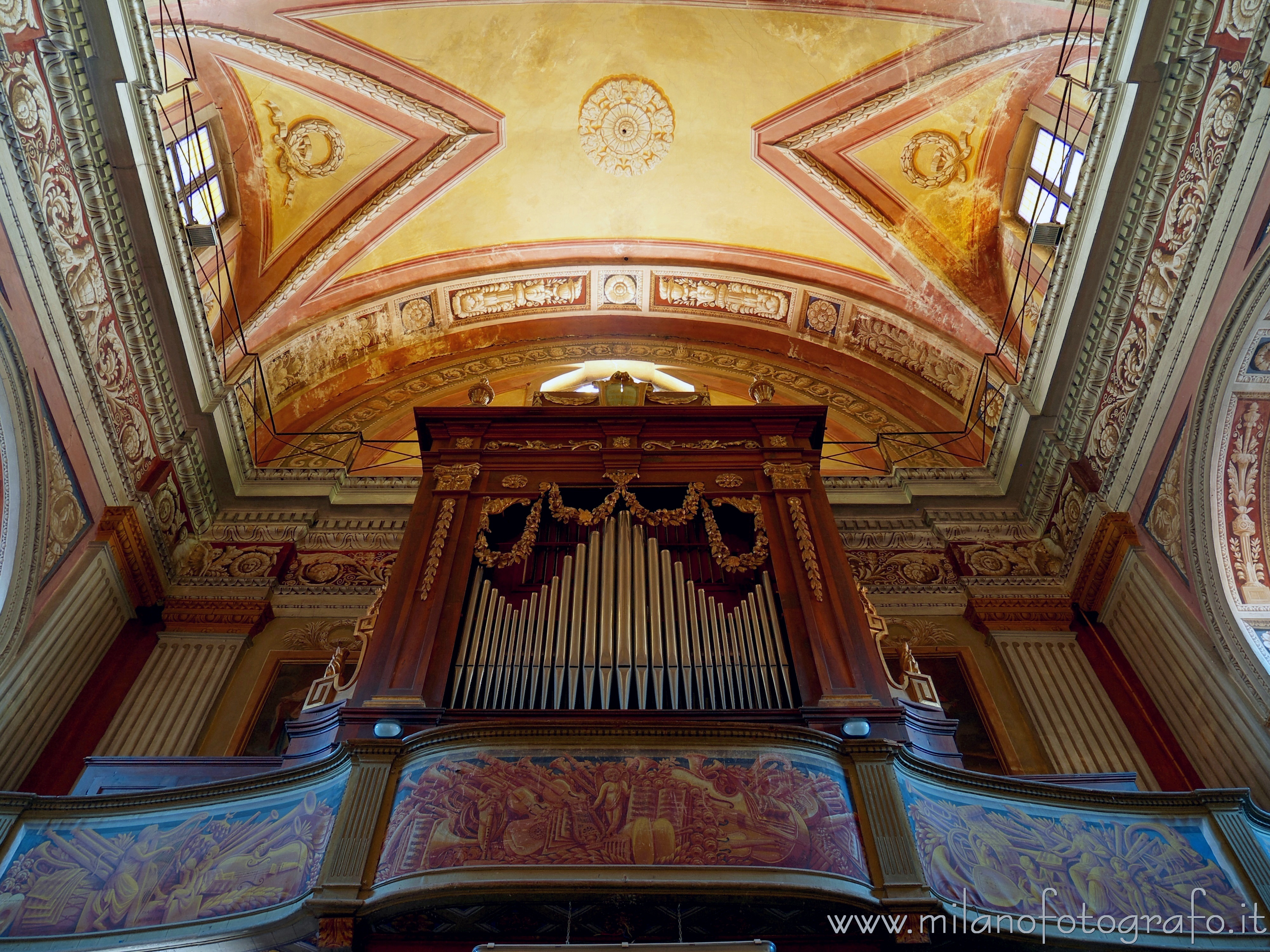 Candelo (Biella, Italy): Cantoria and organ of the Church of San Lorenzo - Candelo (Biella, Italy)