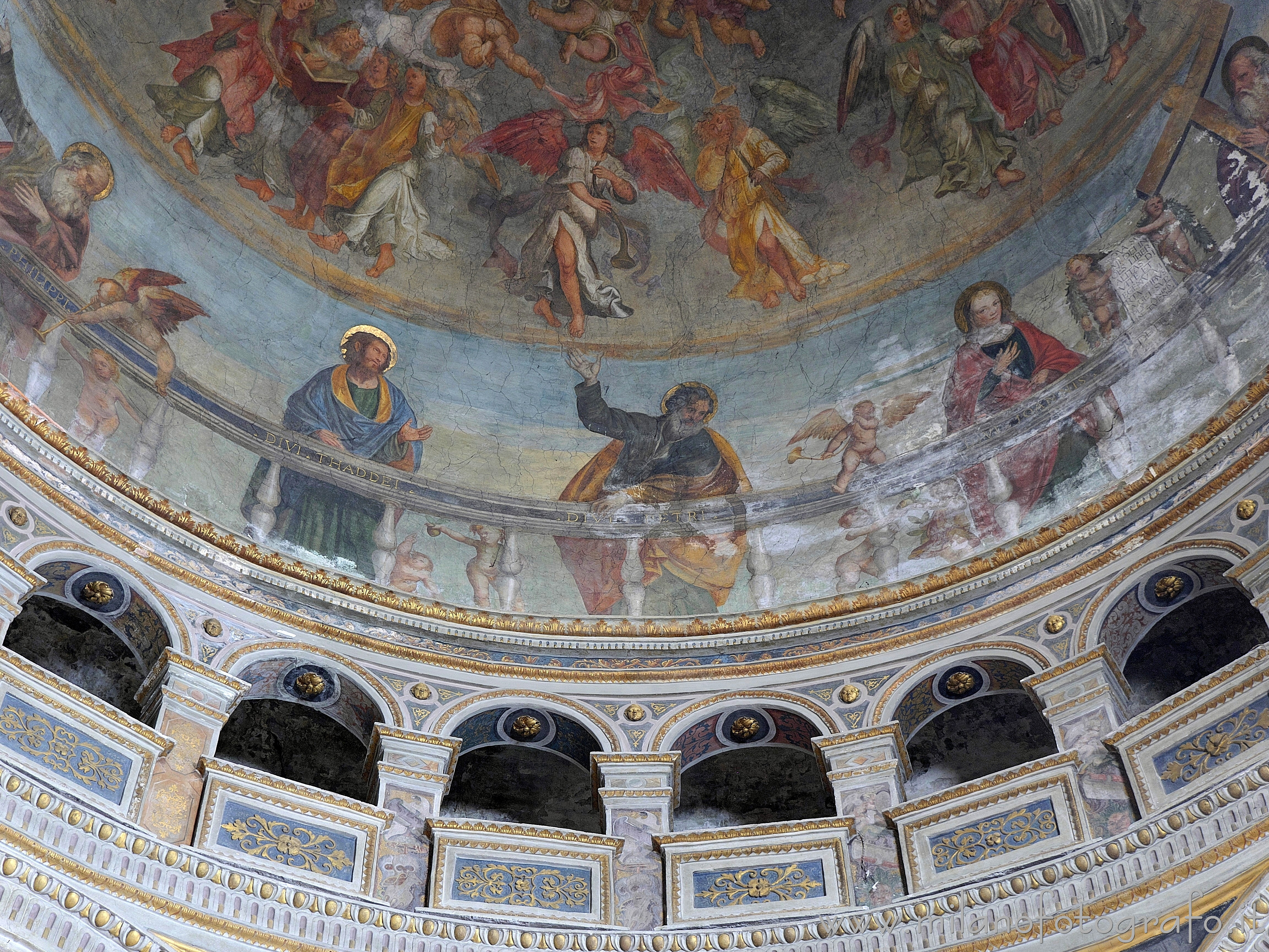 Caravaggio (Bergamo): Dettaglio degli affreschi all'interno della cupola della Cappella del Santissimo Sacramento nella Chiesa dei Santi Fermo e Rustico - Caravaggio (Bergamo)